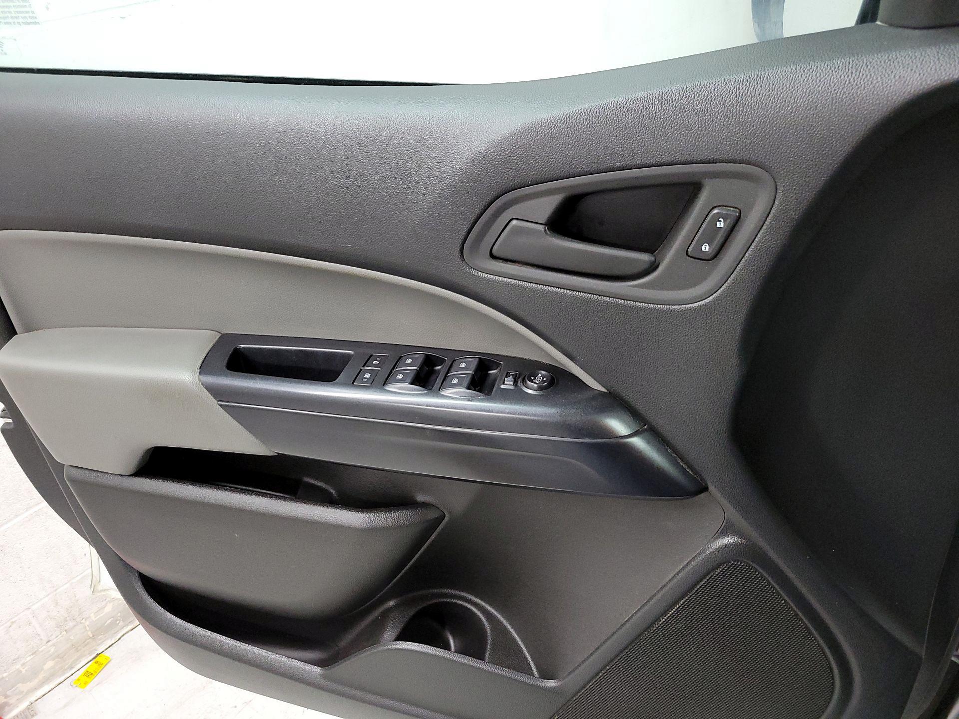 Thumbnail: 2022 Chevrolet Colorado - 12