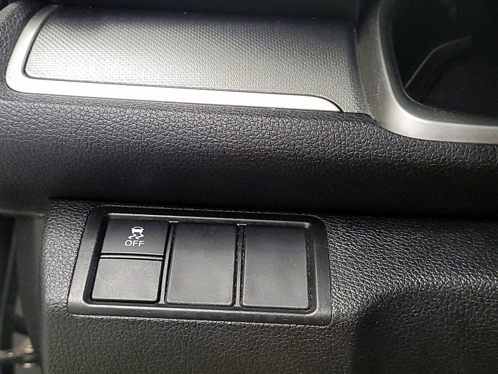 Thumbnail: 2016 Honda Civic - 13