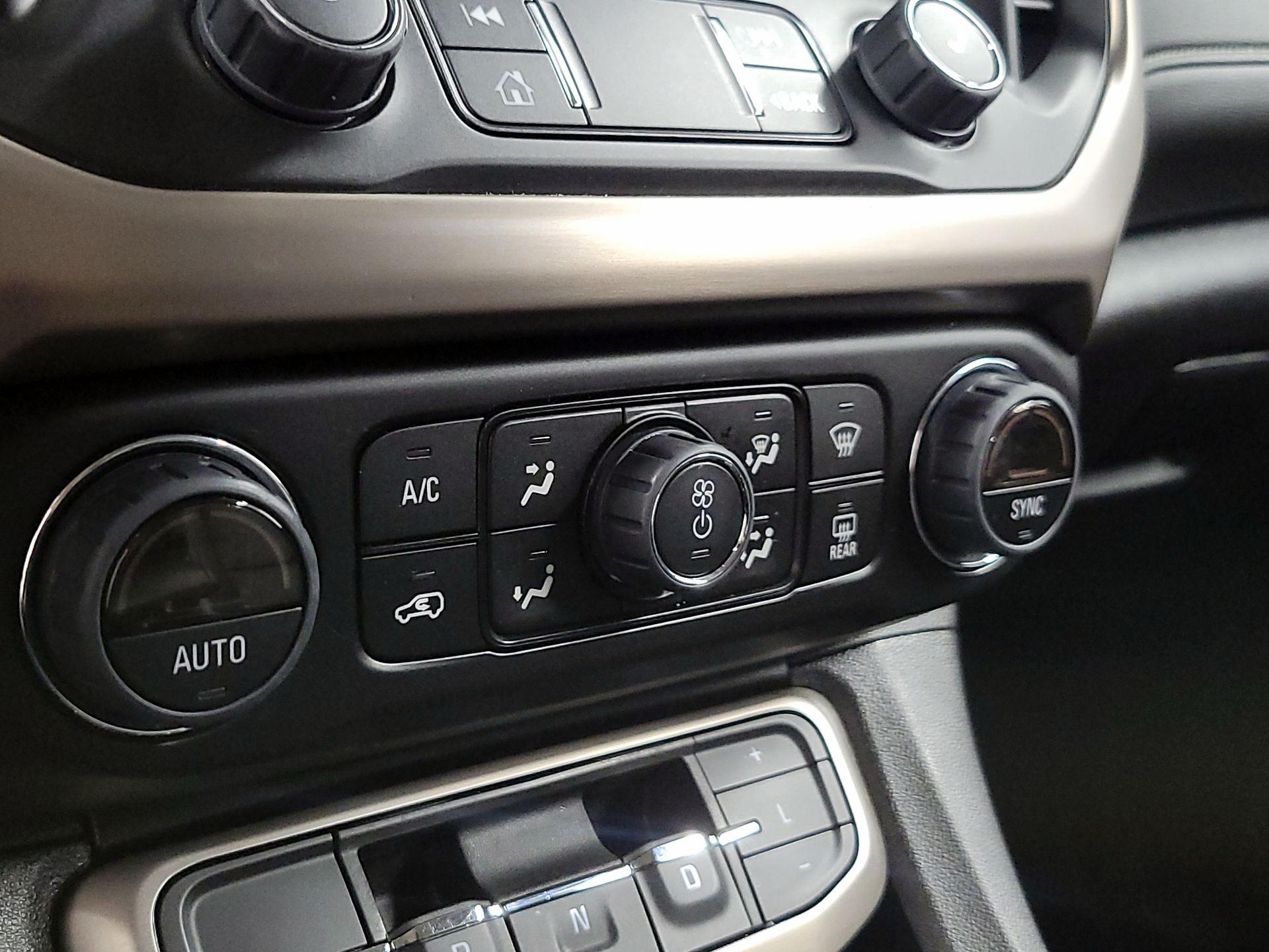 Thumbnail: 2023 GMC Acadia - 16