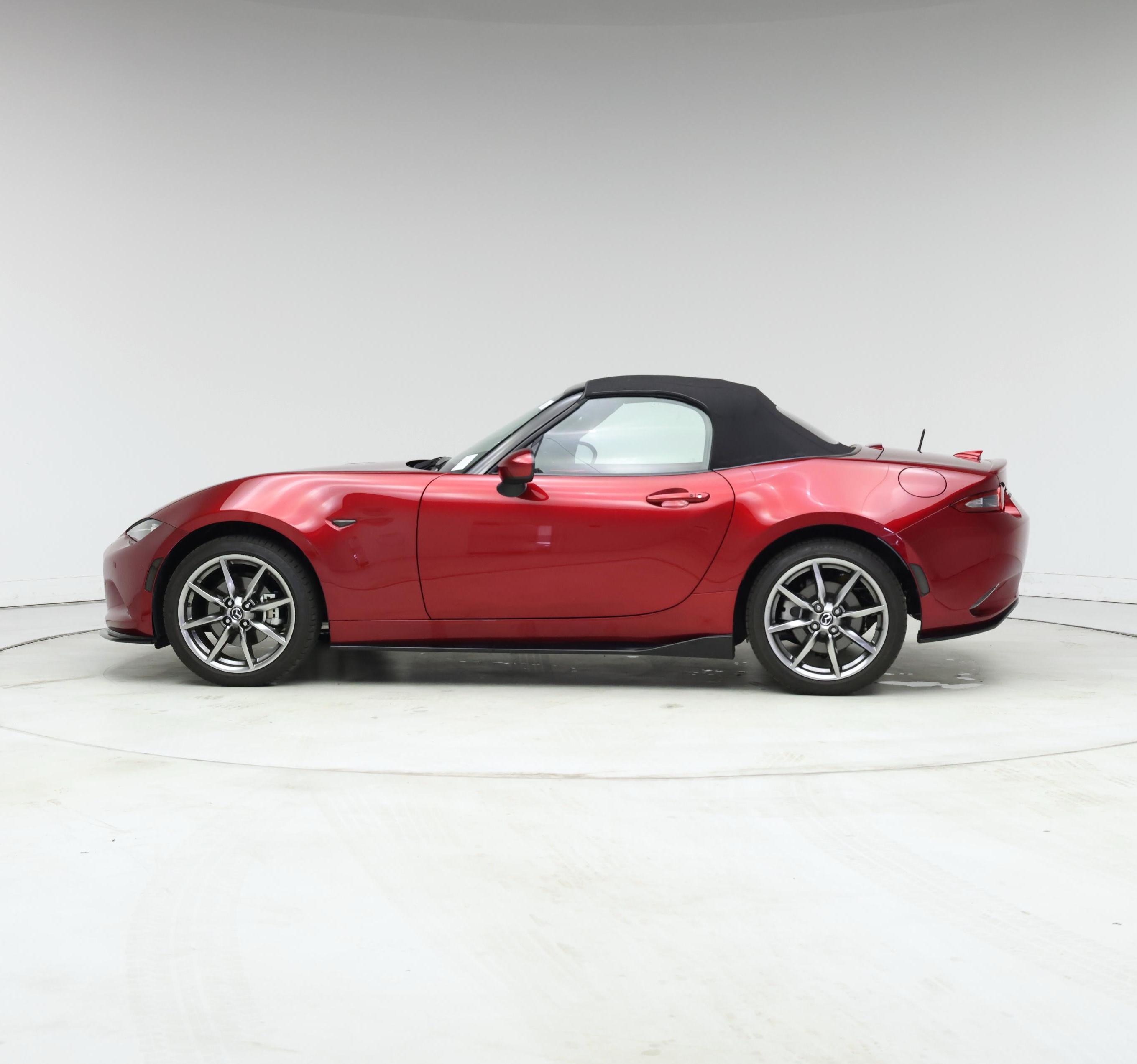 Thumbnail: 2022 Mazda MX-5 Miata - 3