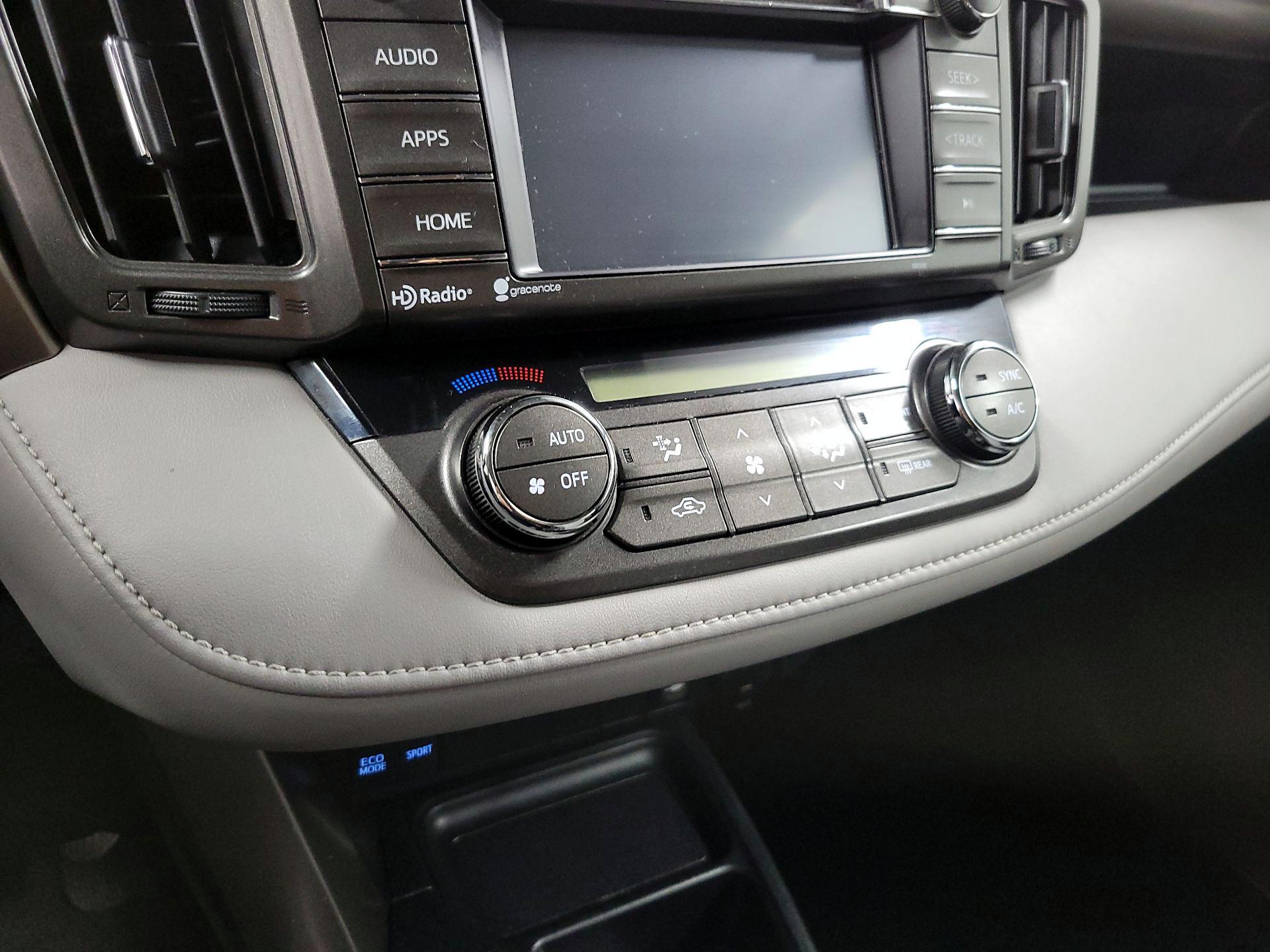 Thumbnail: 2015 Toyota RAV4 - 16