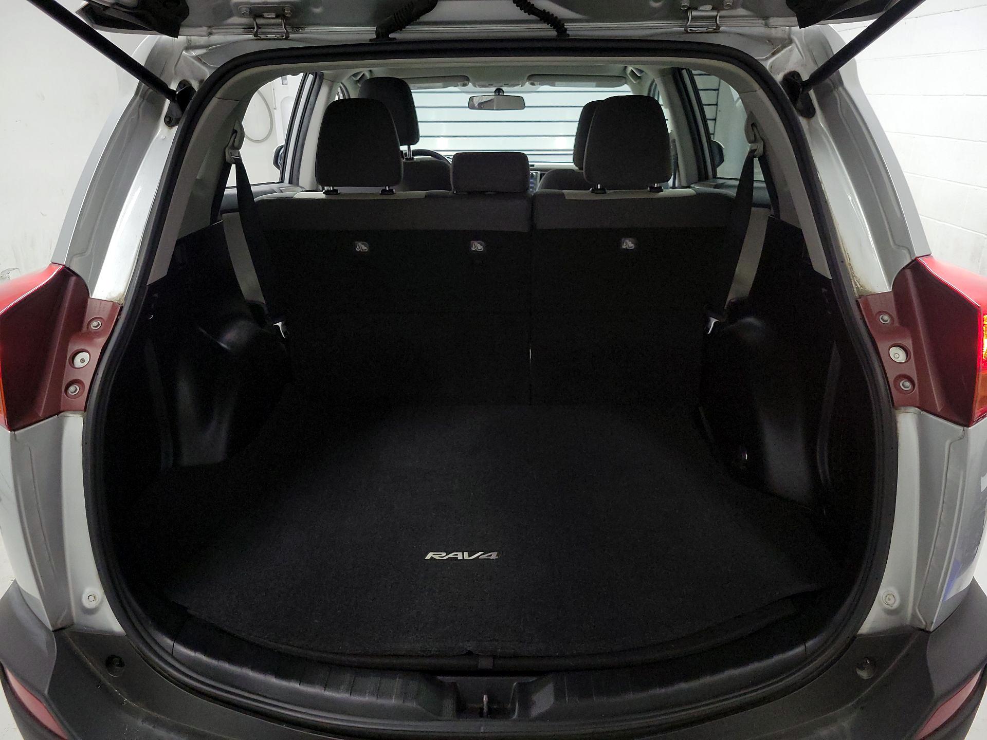 Thumbnail: 2015 Toyota RAV4 - 20