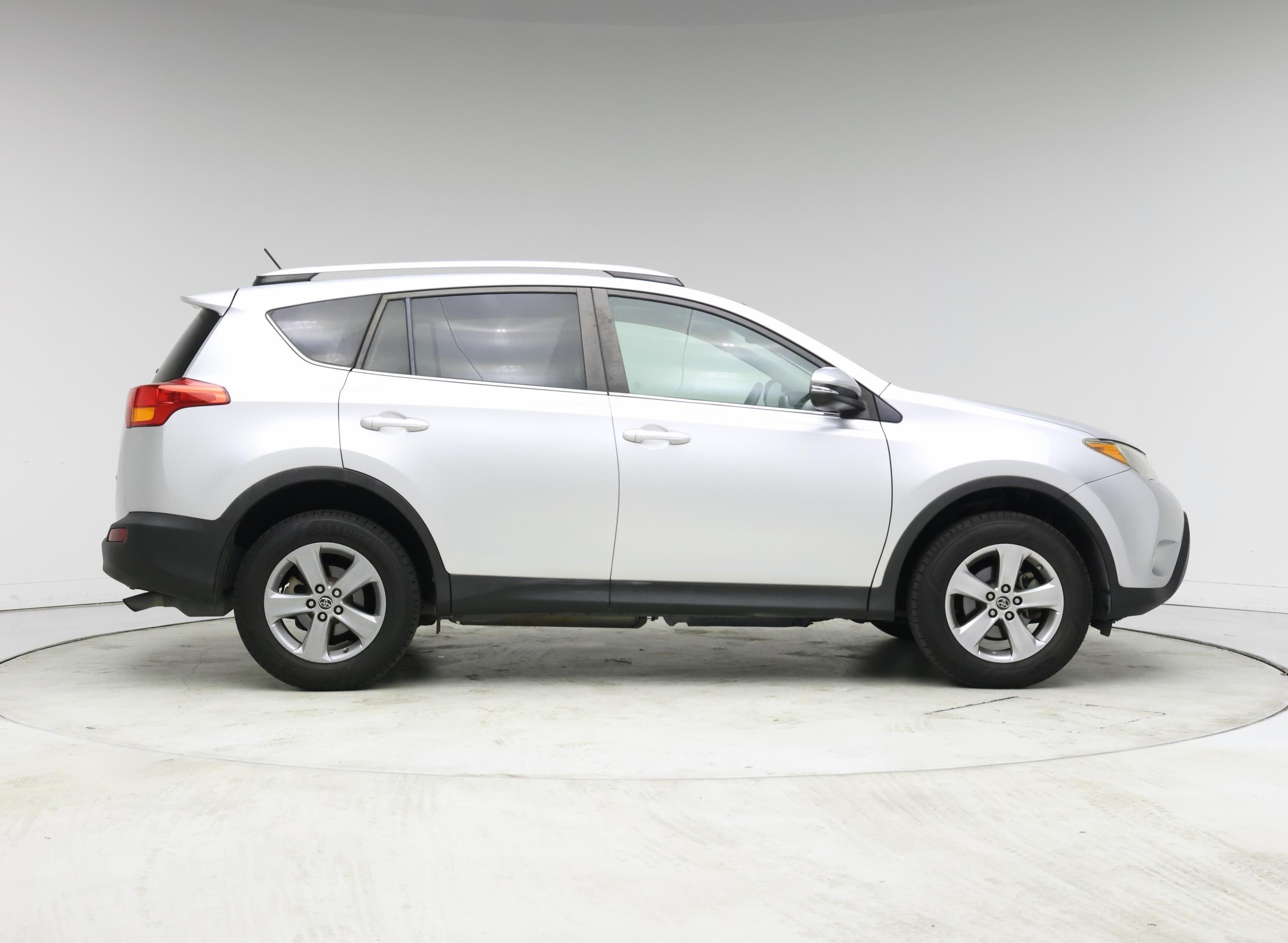 Thumbnail: 2015 Toyota RAV4 - 7