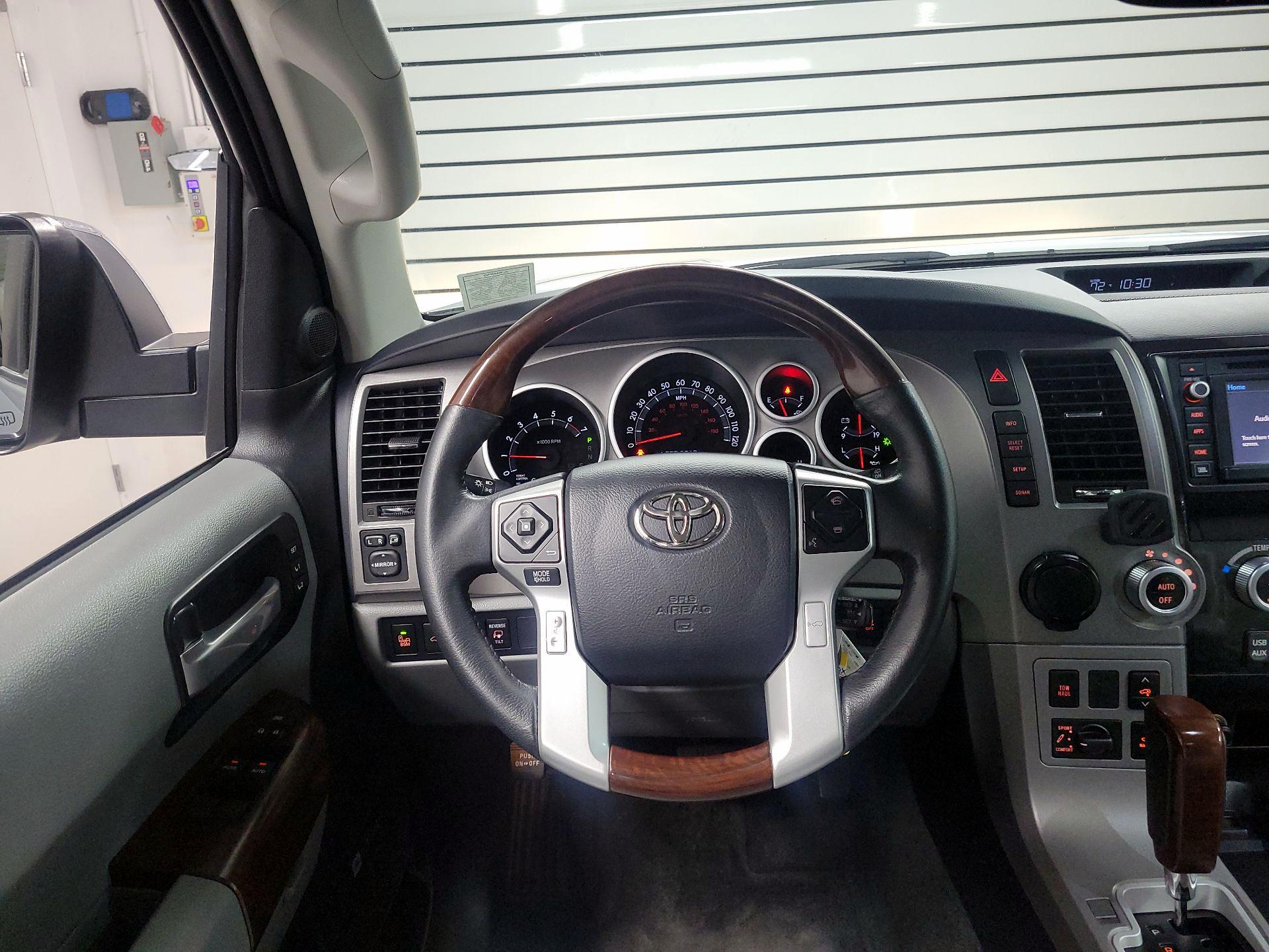 Thumbnail: 2014 Toyota Sequoia - 10