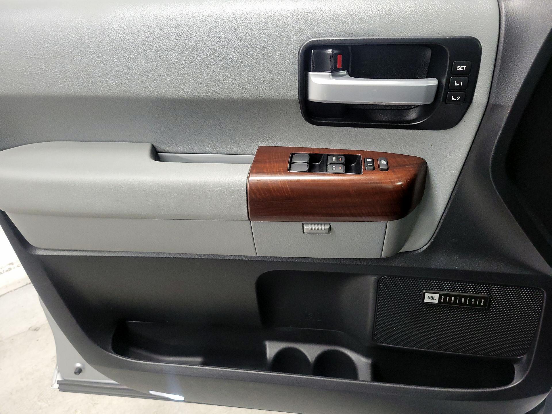Thumbnail: 2014 Toyota Sequoia - 12