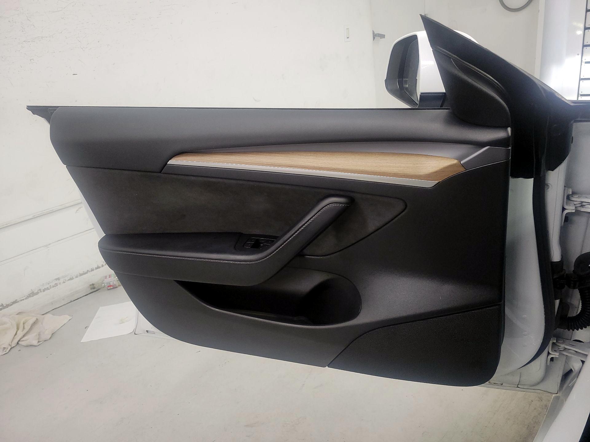 Thumbnail: 2021 Tesla Model 3 - 12
