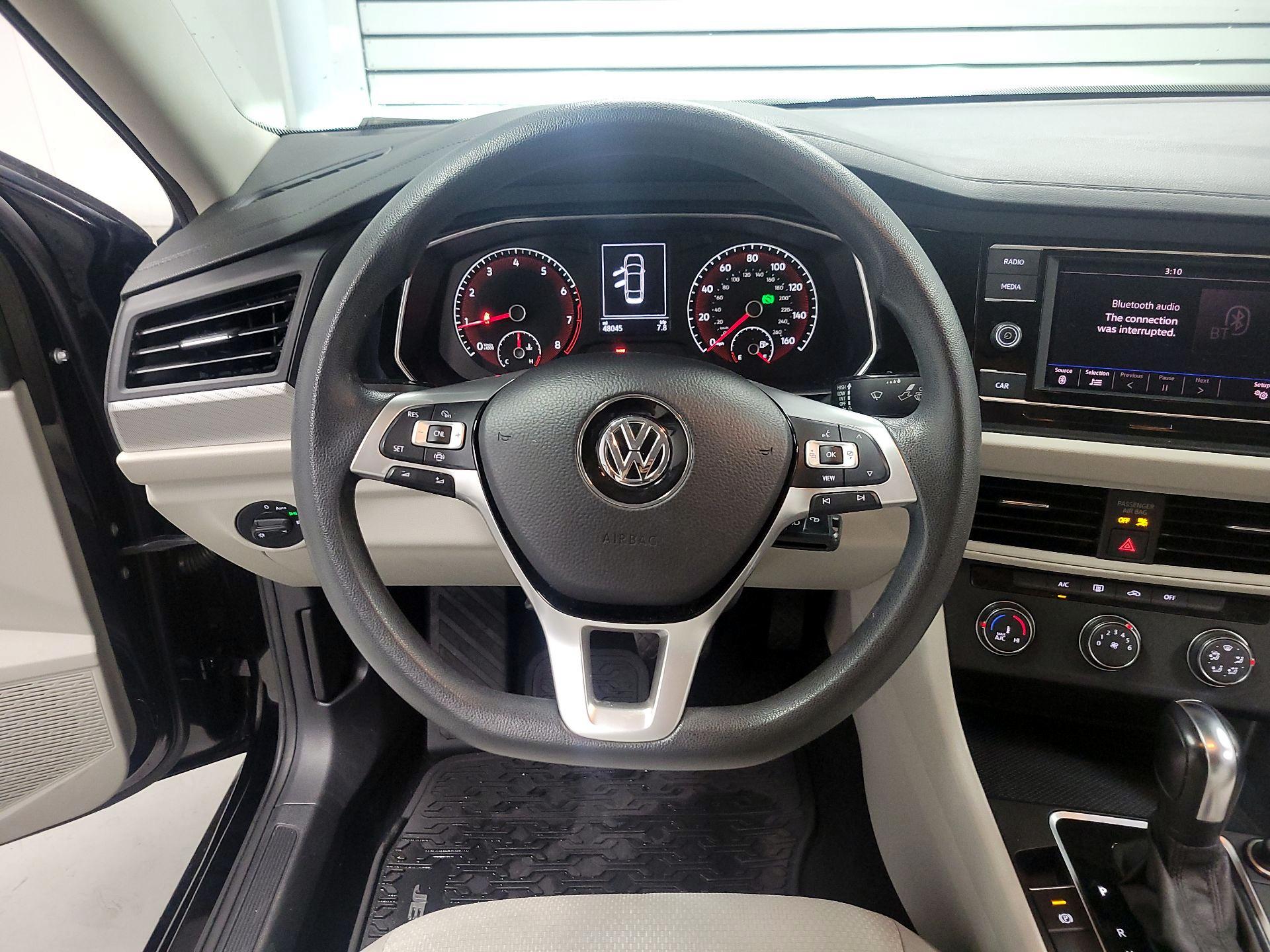 Thumbnail: 2019 Volkswagen Jetta - 10