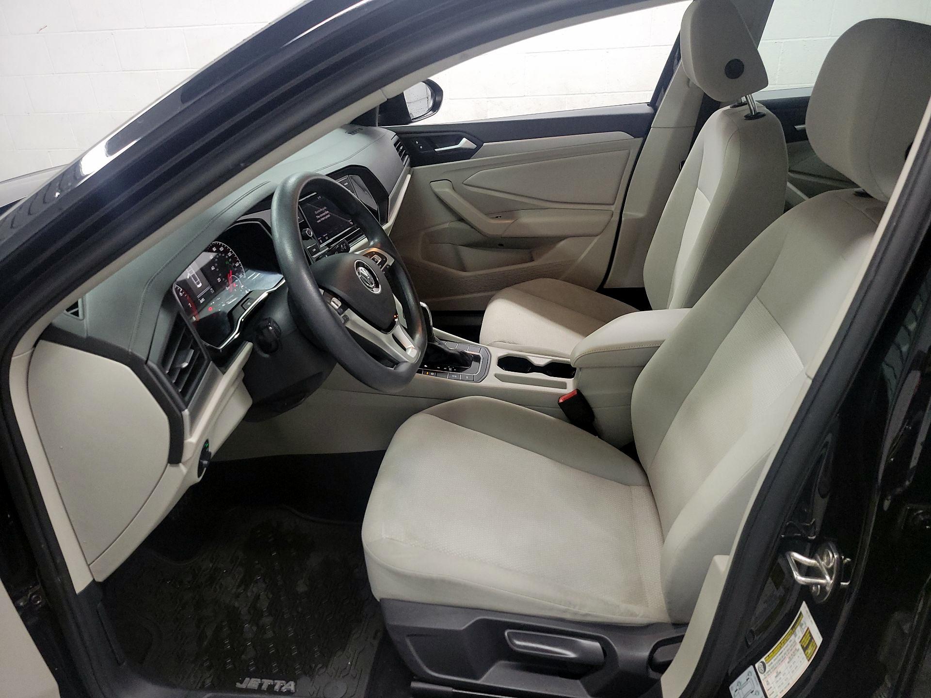 Thumbnail: 2019 Volkswagen Jetta - 11