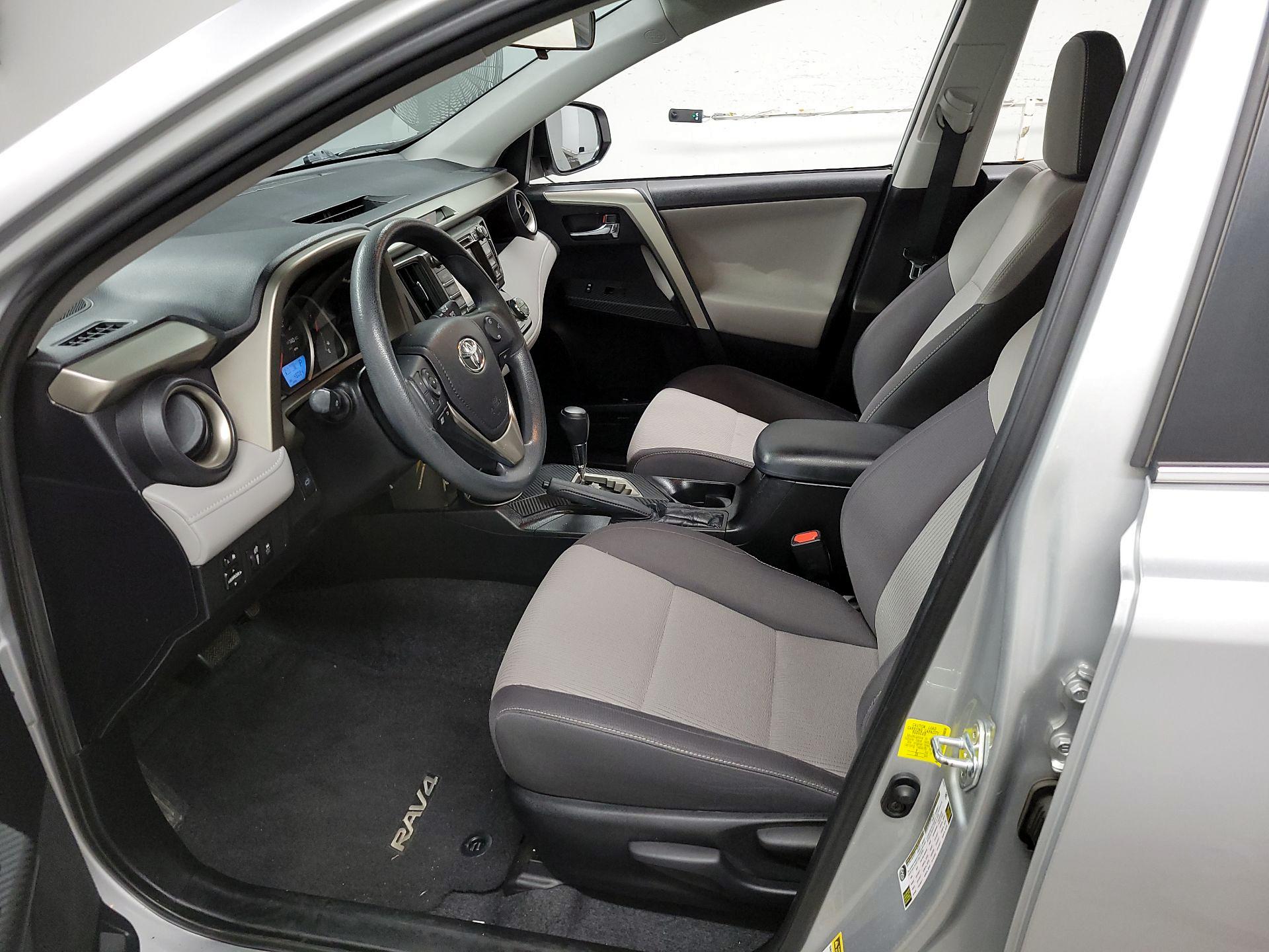 Thumbnail: 2015 Toyota RAV4 - 11