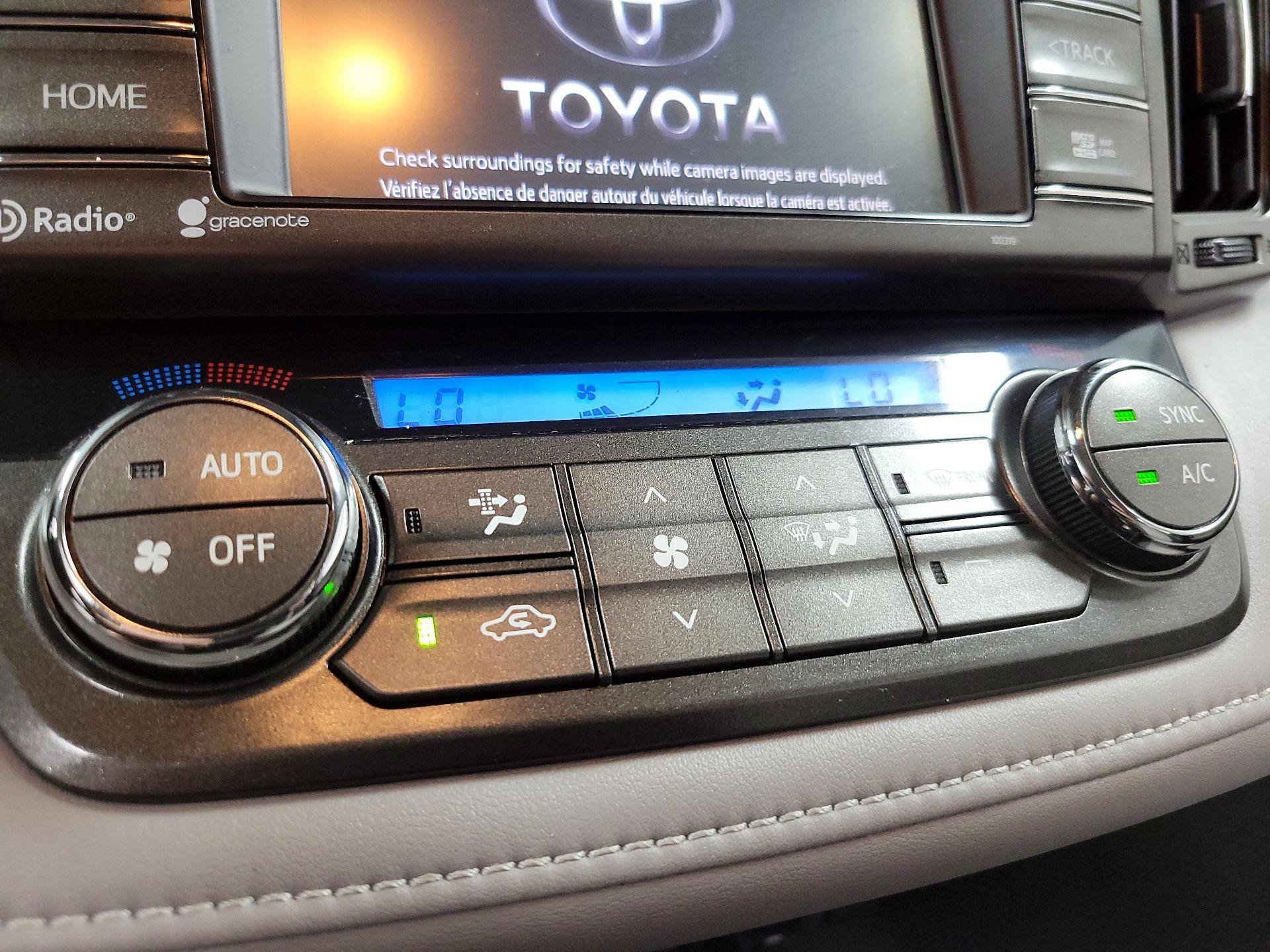 Thumbnail: 2015 Toyota RAV4 - 16
