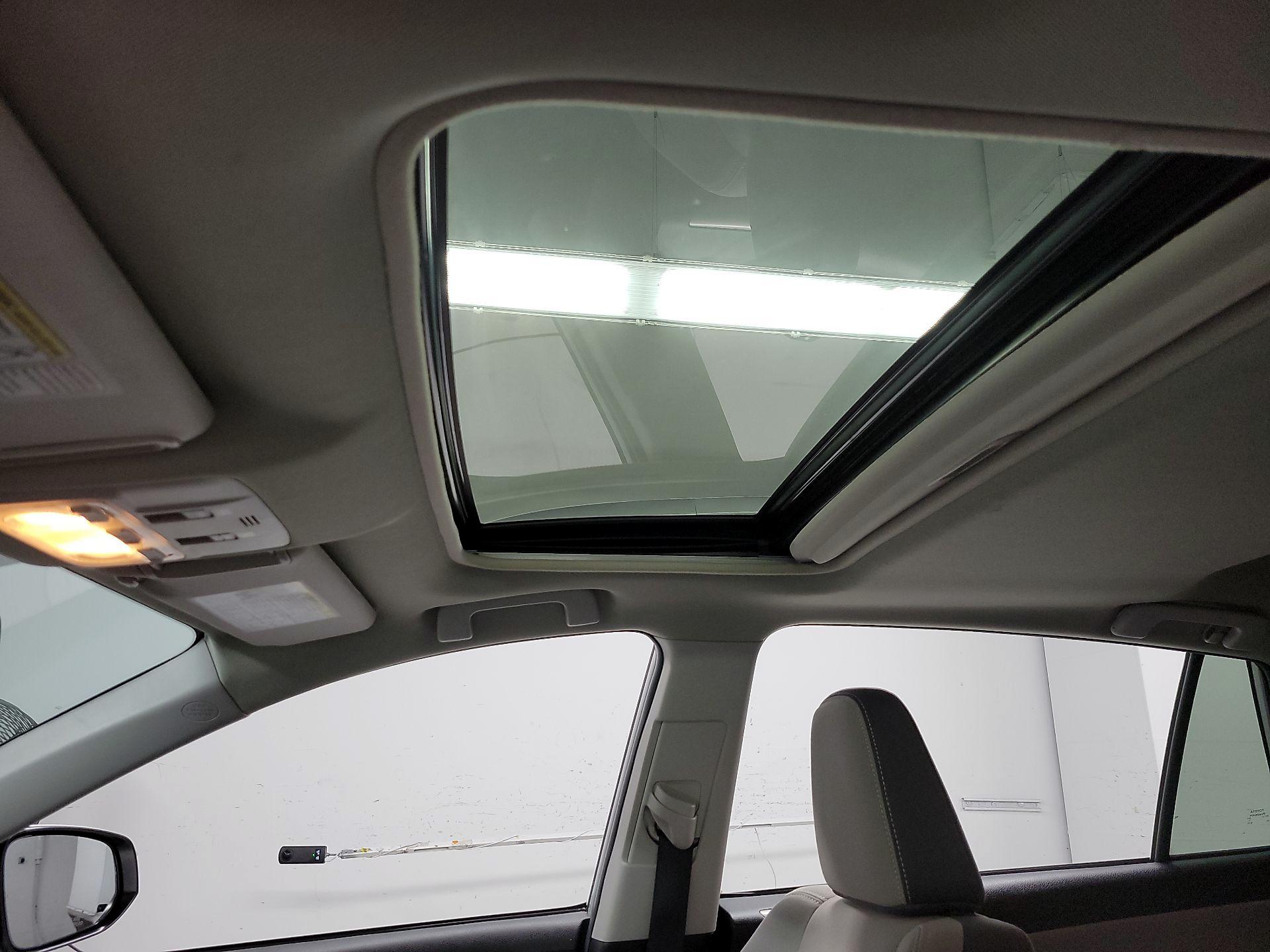 Thumbnail: 2015 Toyota RAV4 - 19