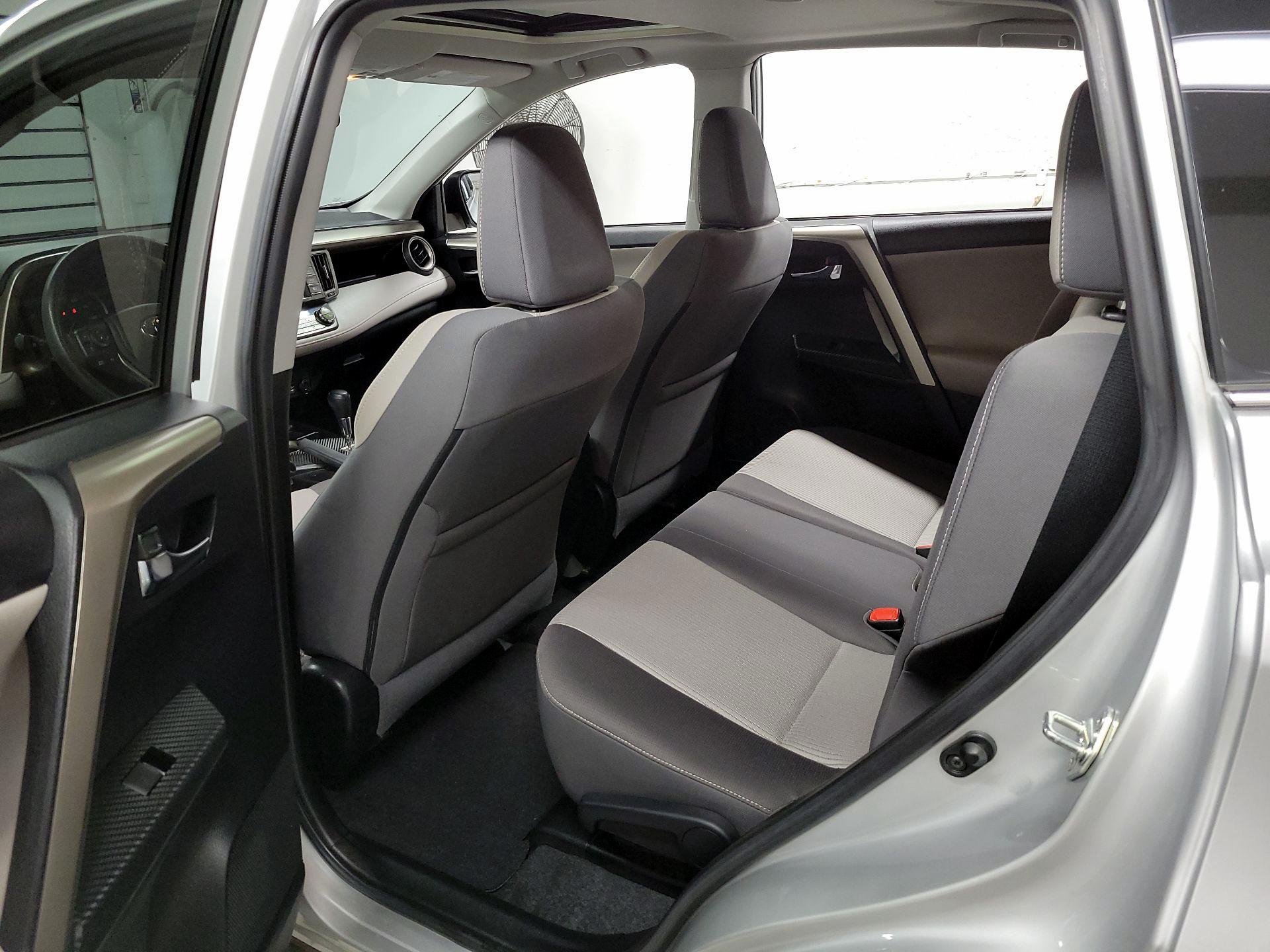 Thumbnail: 2015 Toyota RAV4 - 20