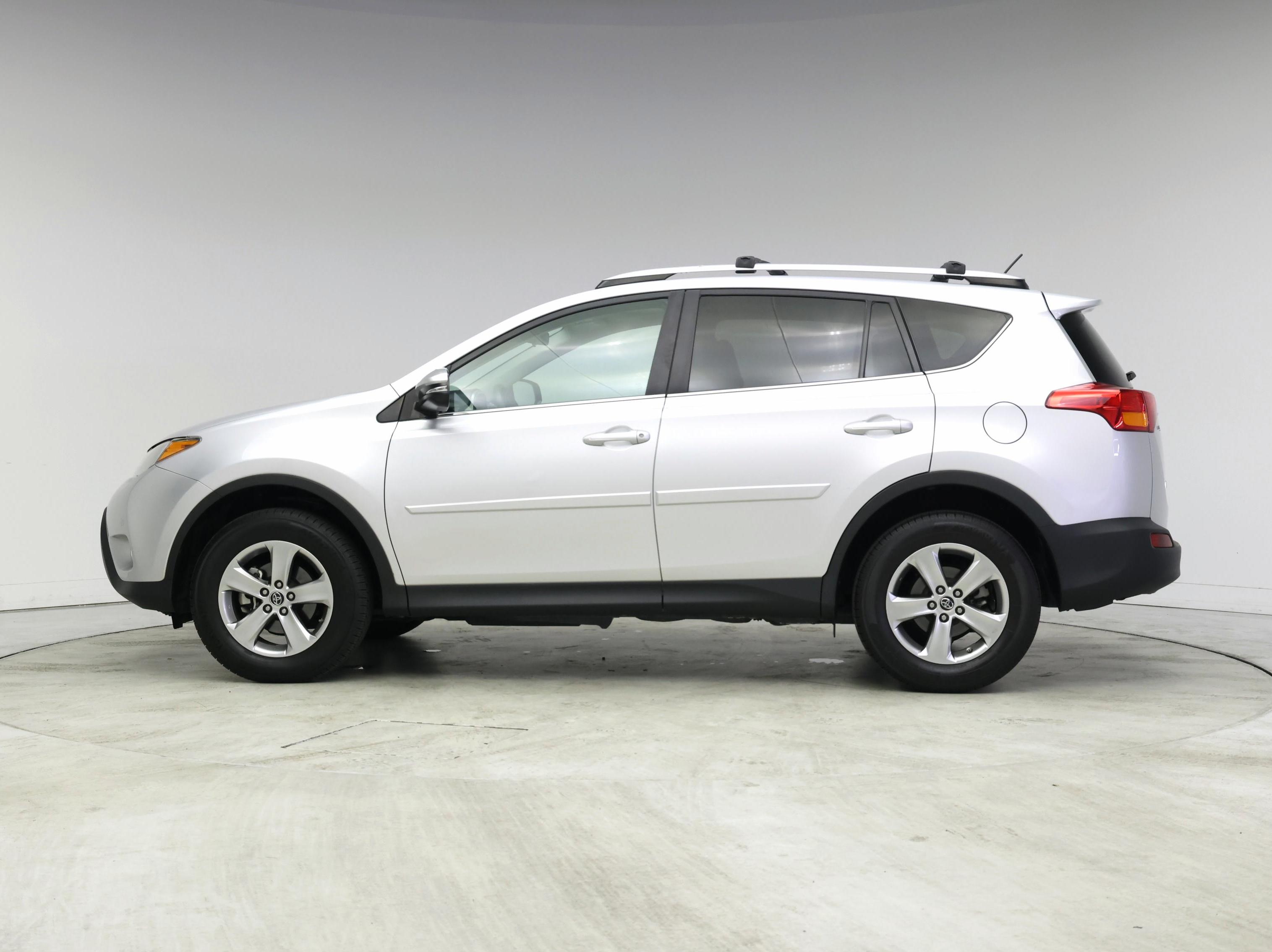 Thumbnail: 2015 Toyota RAV4 - 3