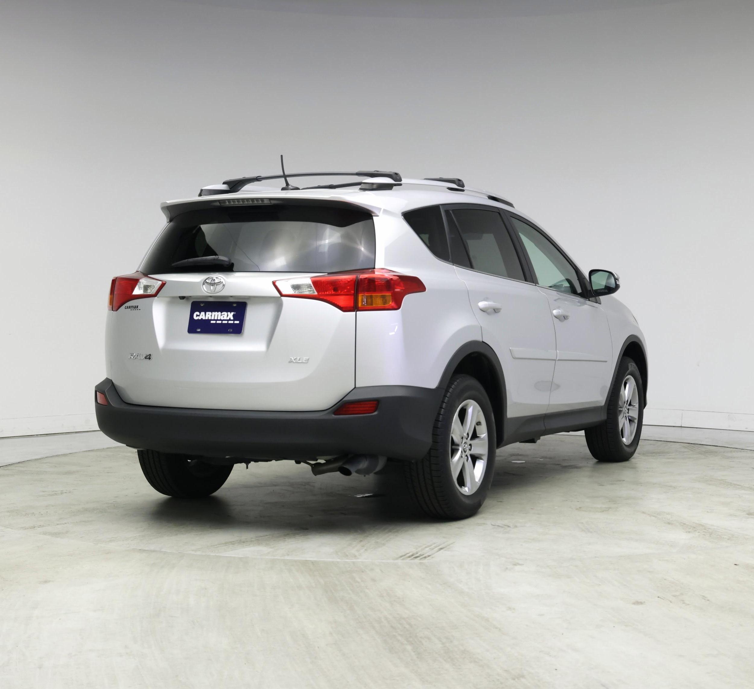 Thumbnail: 2015 Toyota RAV4 - 8