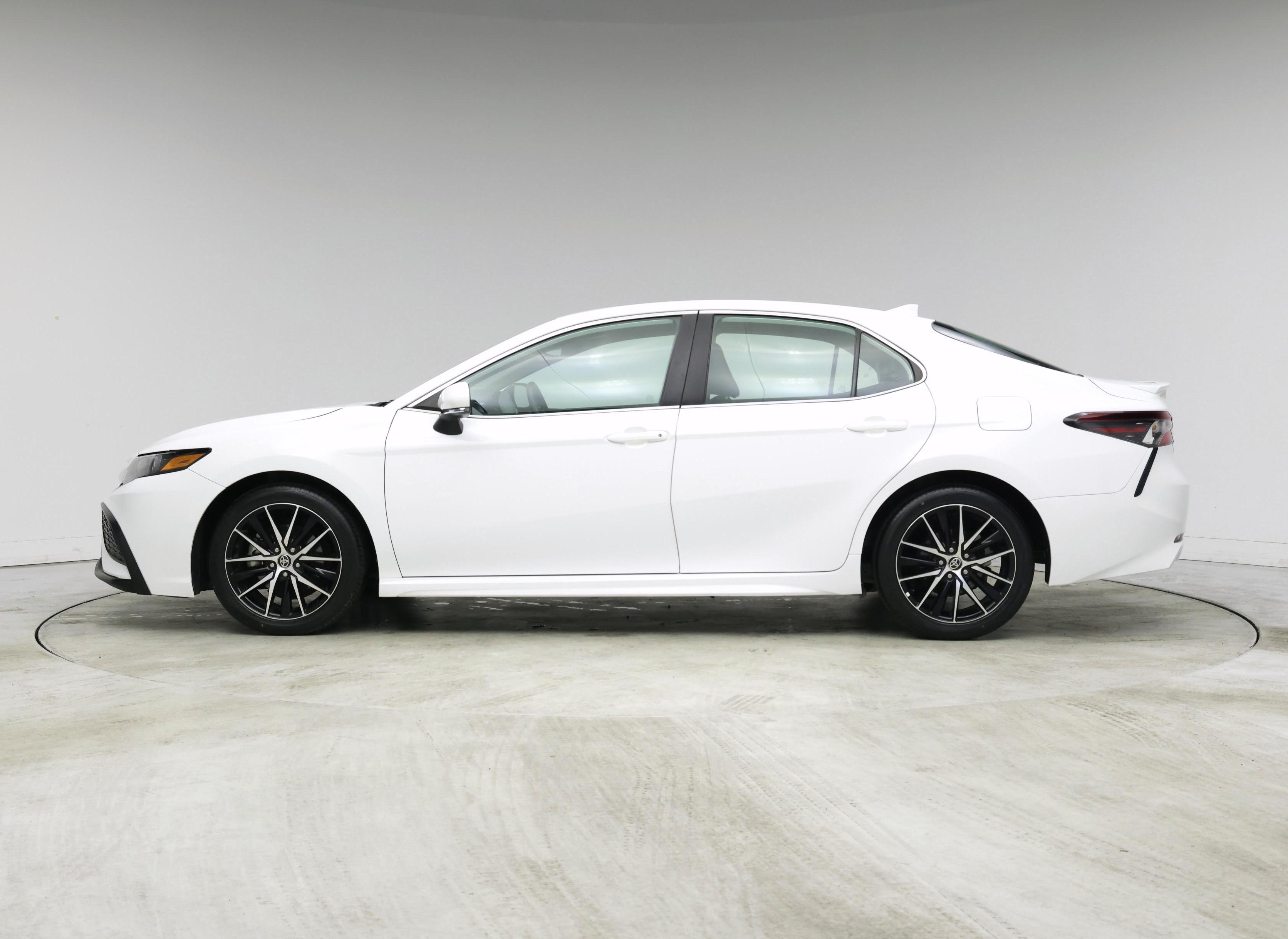 Thumbnail: 2024 Toyota Camry - 3