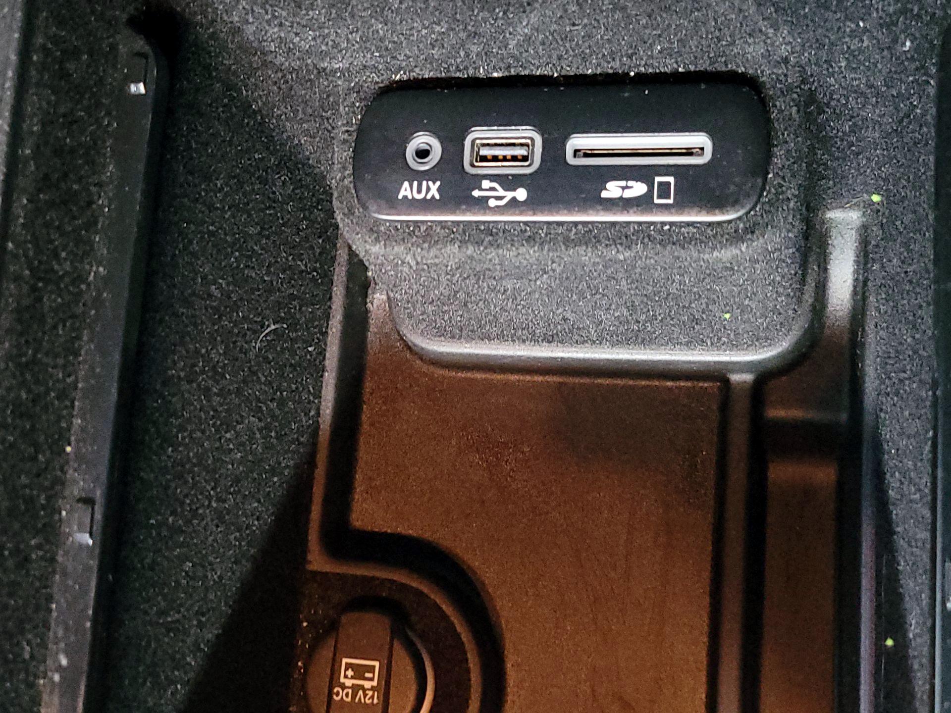Thumbnail: 2015 Dodge Charger - 19