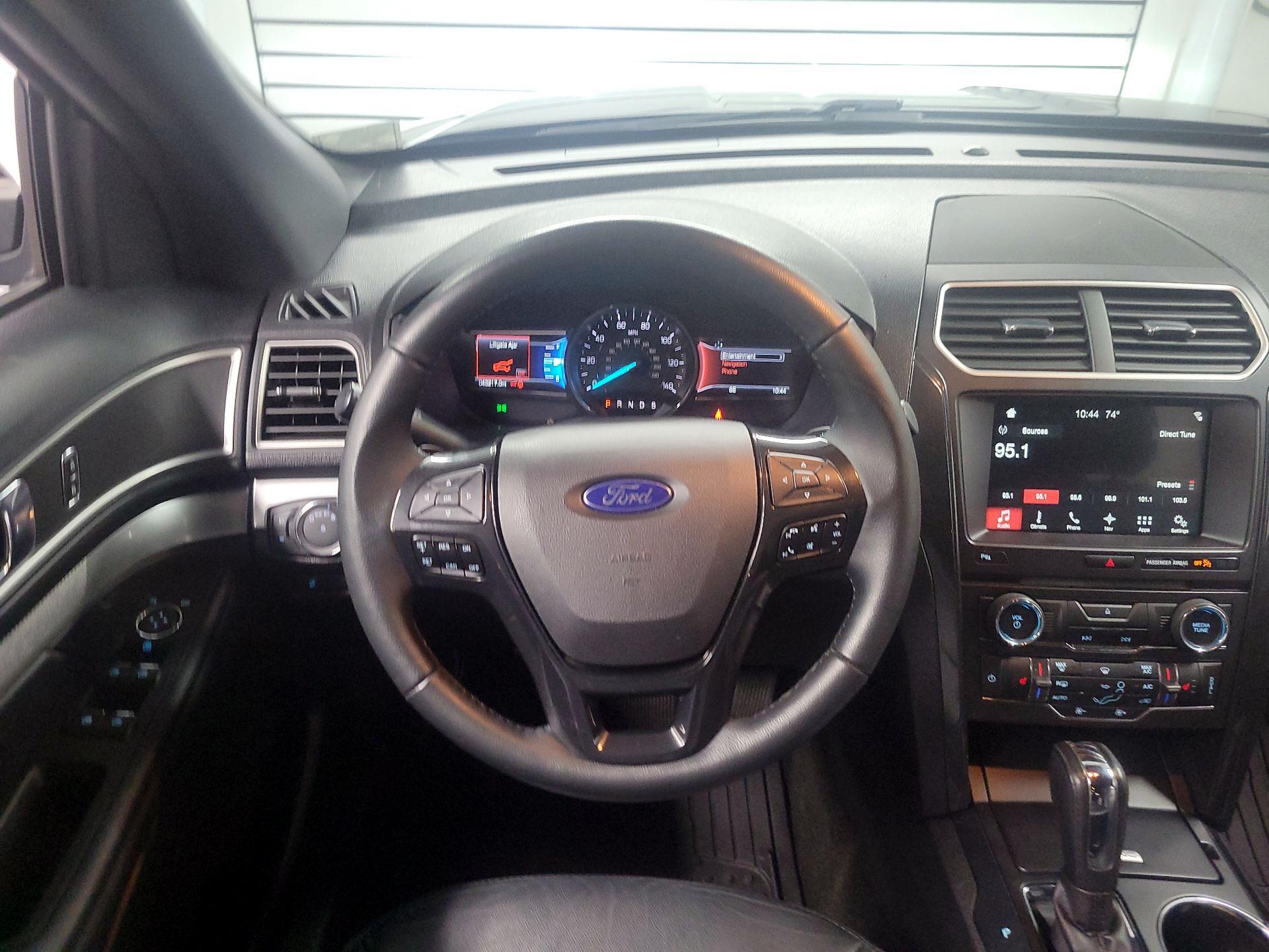 Thumbnail: 2017 Ford Explorer - 10