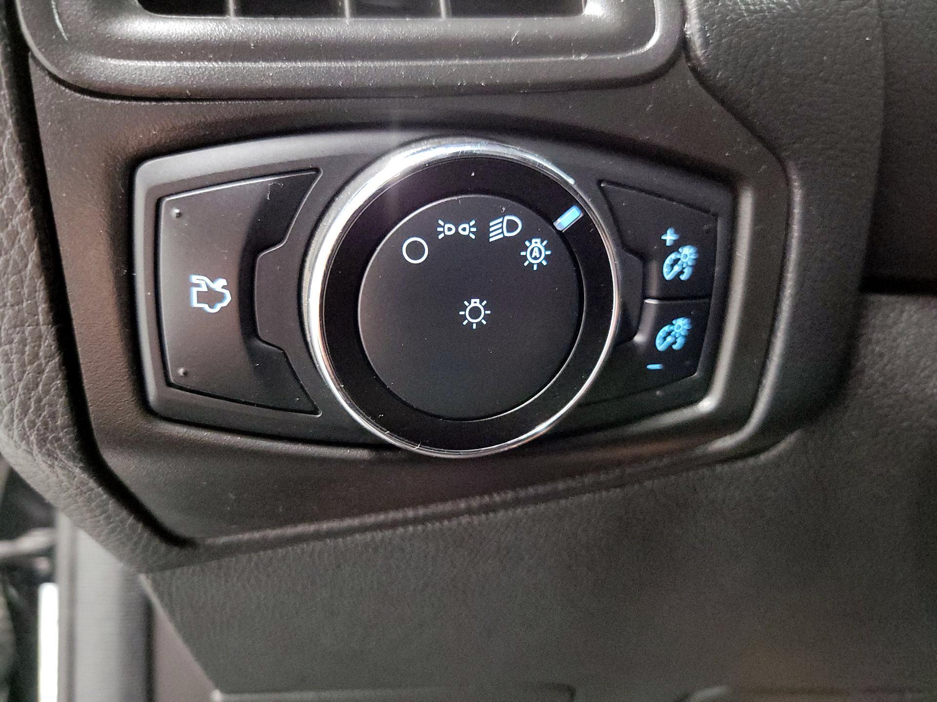Thumbnail: 2014 Ford Focus - 13