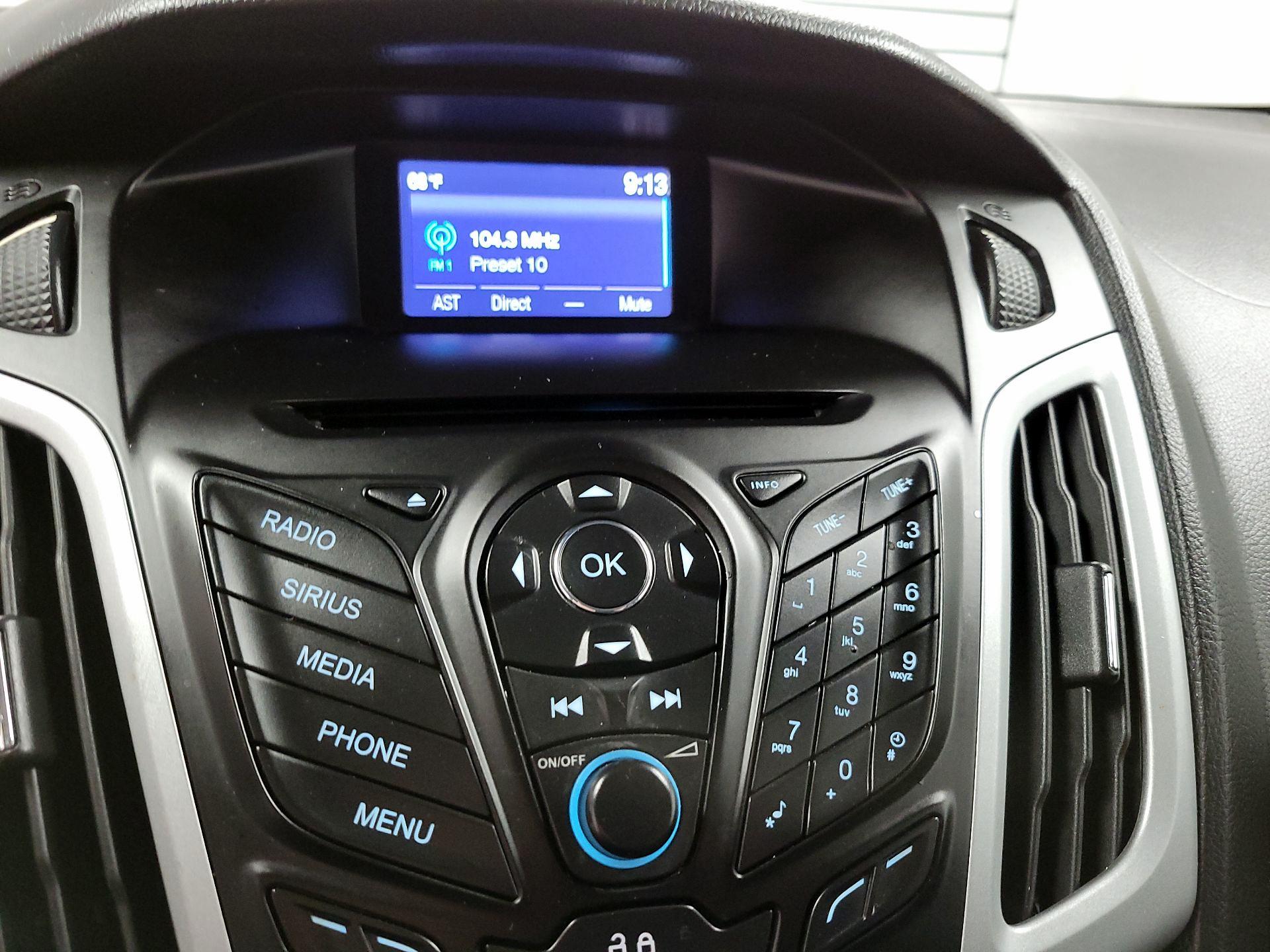 Thumbnail: 2014 Ford Focus - 14