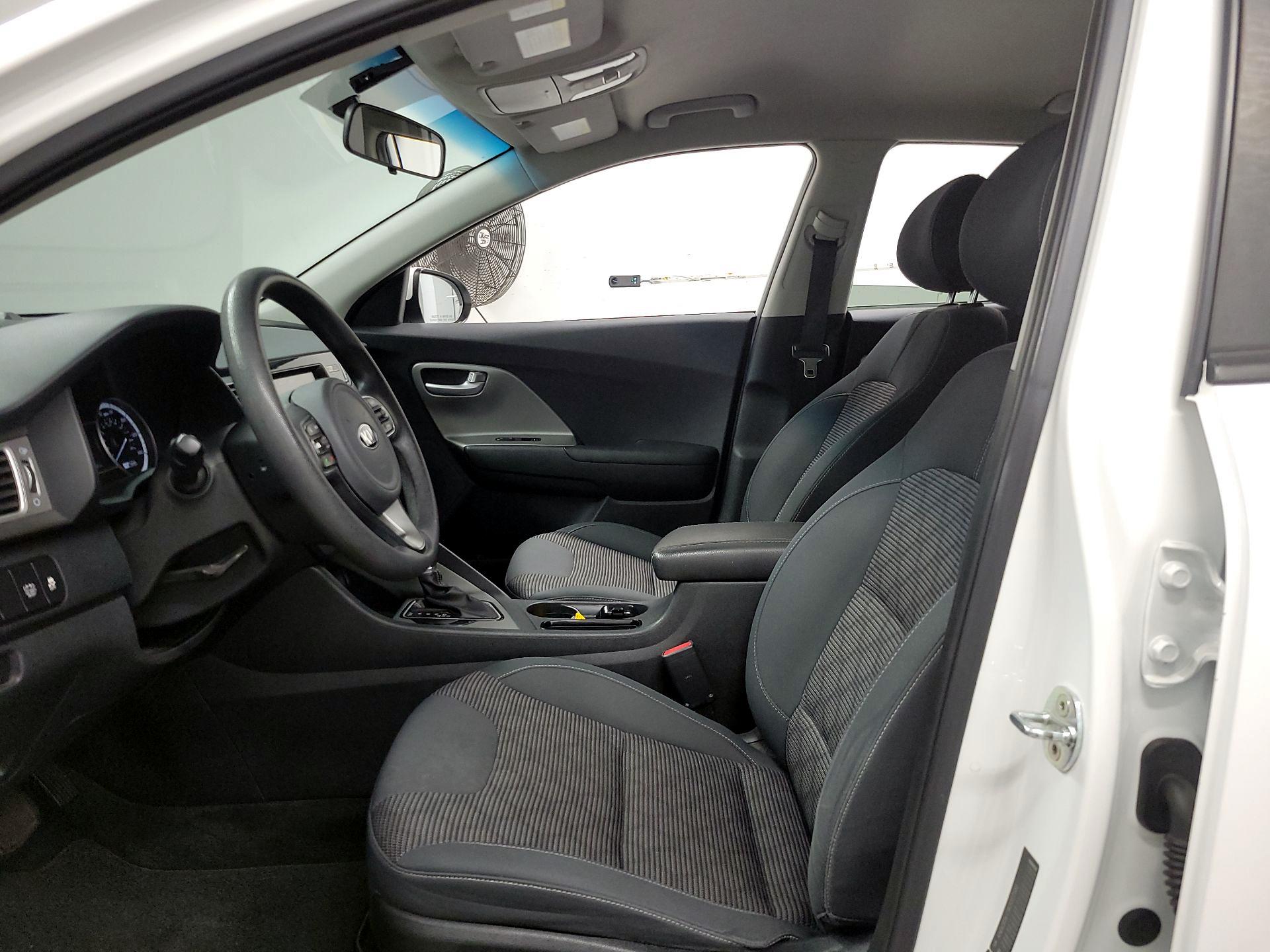 Thumbnail: 2019 Kia Niro - 11
