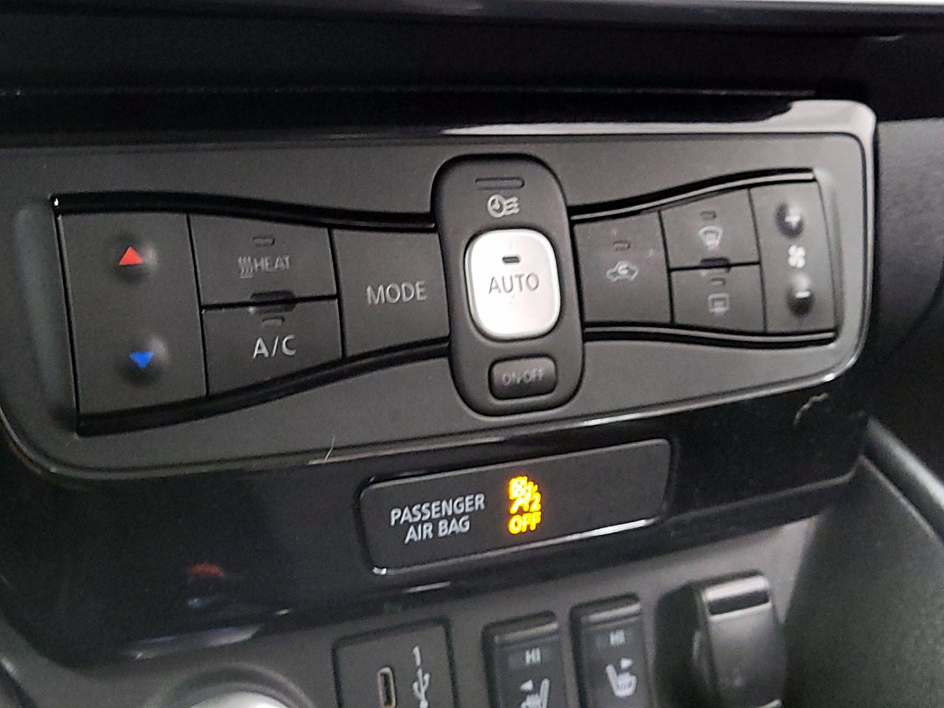 Thumbnail: 2023 Nissan Leaf - 16