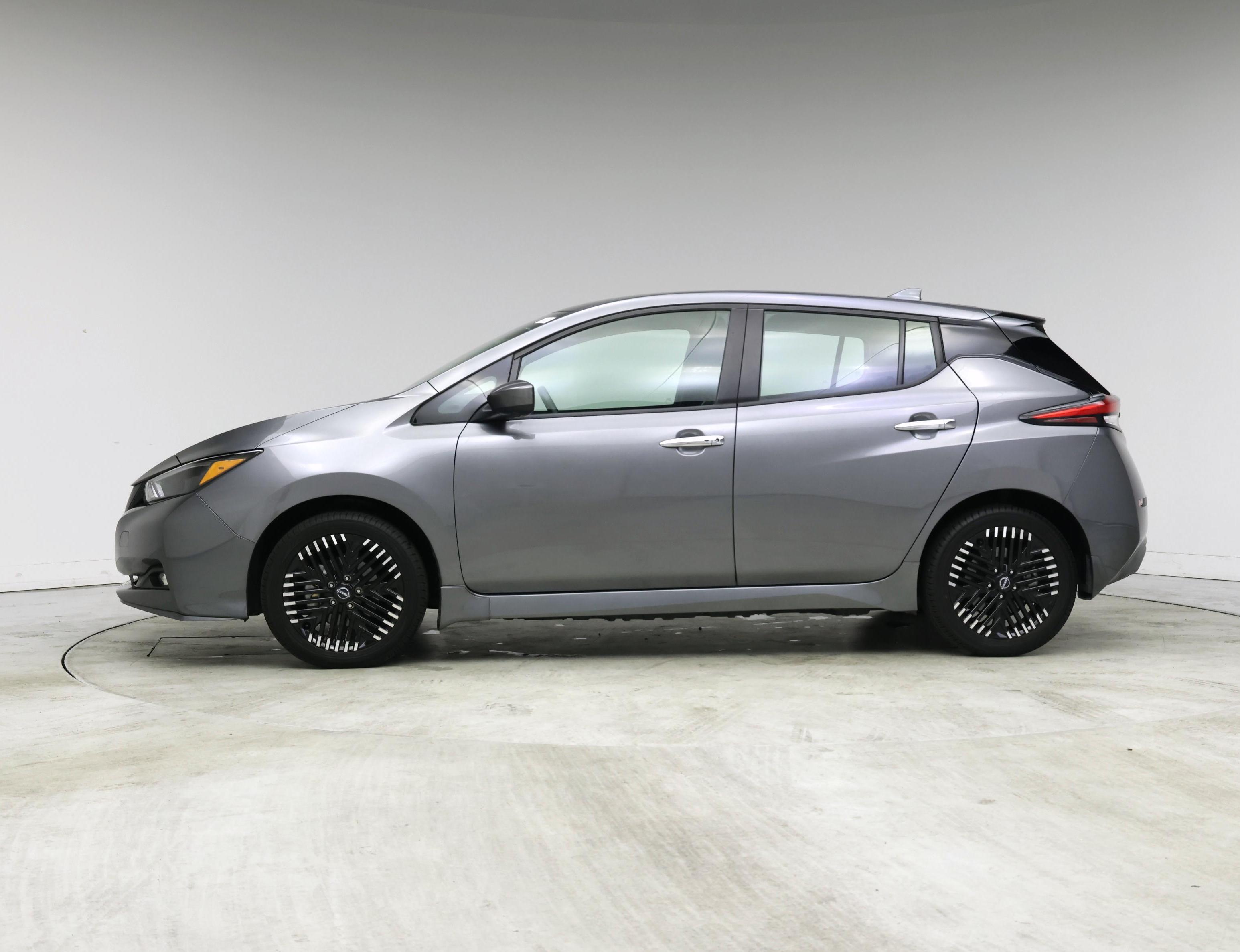 Thumbnail: 2023 Nissan Leaf - 3
