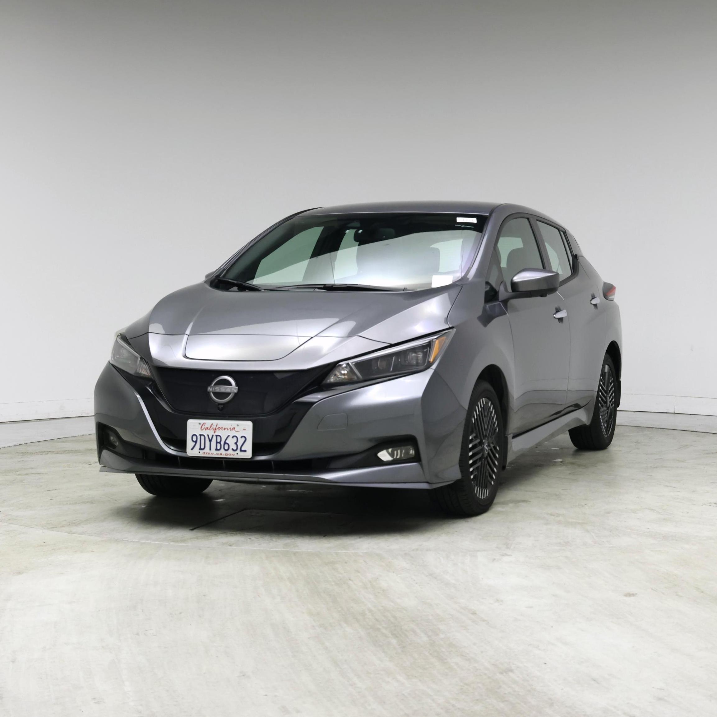 Thumbnail: 2023 Nissan Leaf - 4