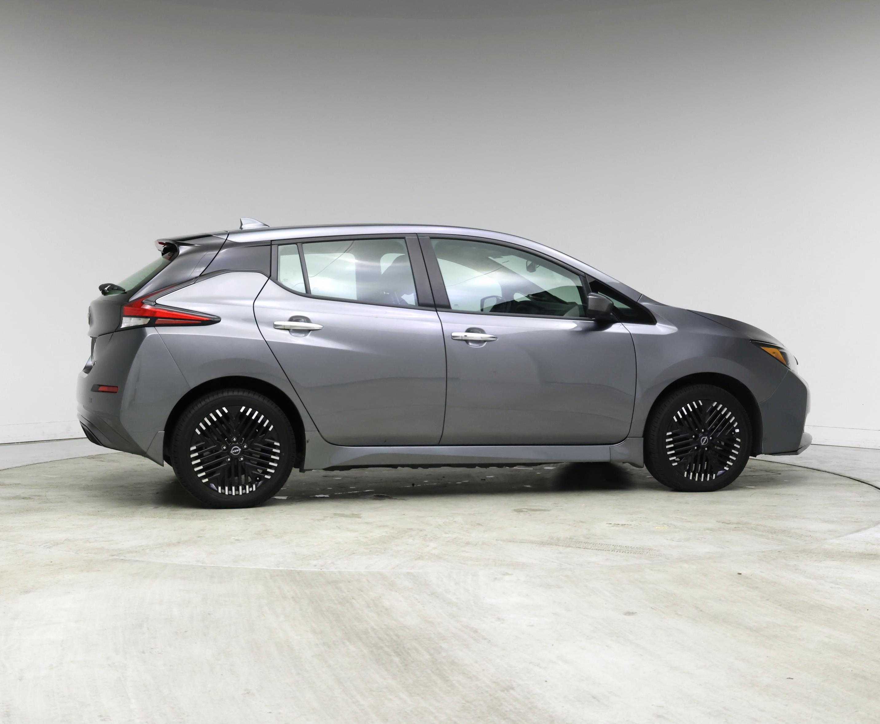 Thumbnail: 2023 Nissan Leaf - 7