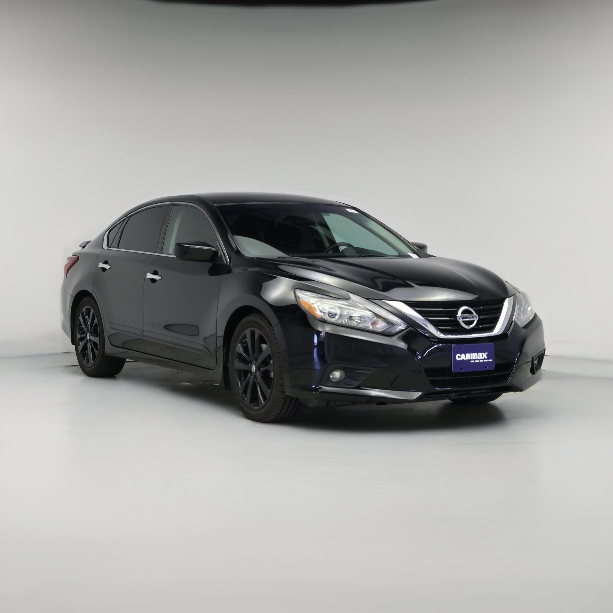 Thumbnail: 2017 Nissan Altima - 1