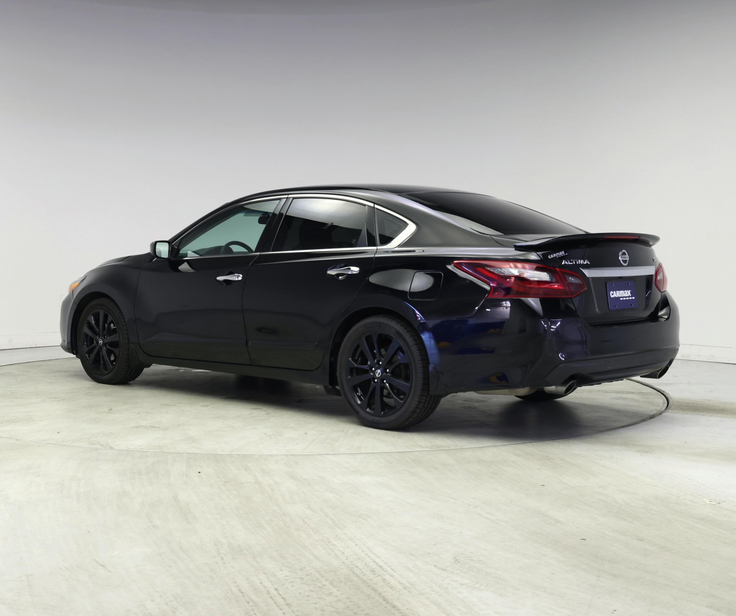 Thumbnail: 2017 Nissan Altima - 2