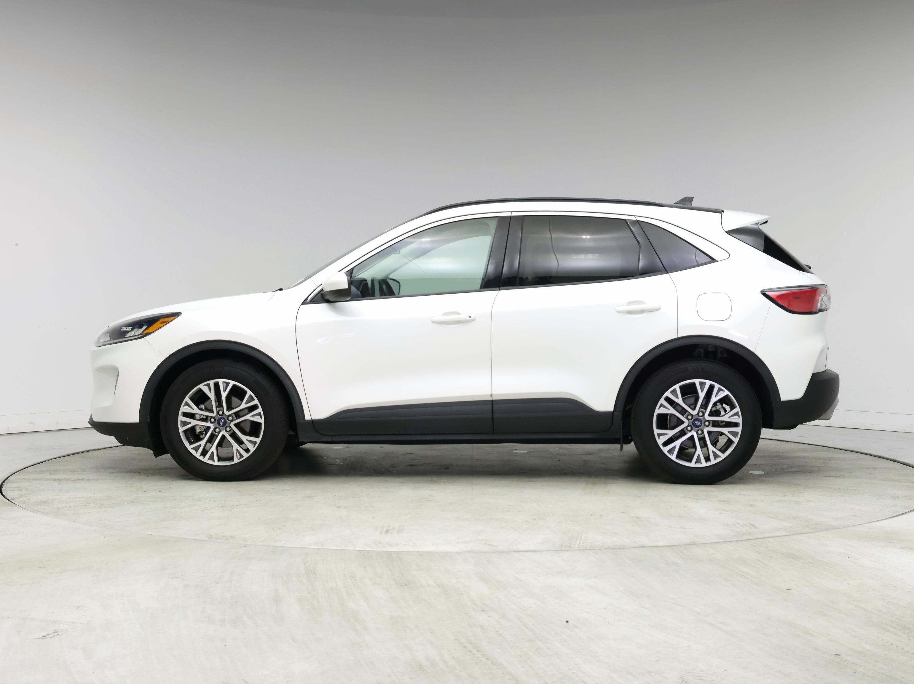 Thumbnail: 2021 Ford Escape - 3