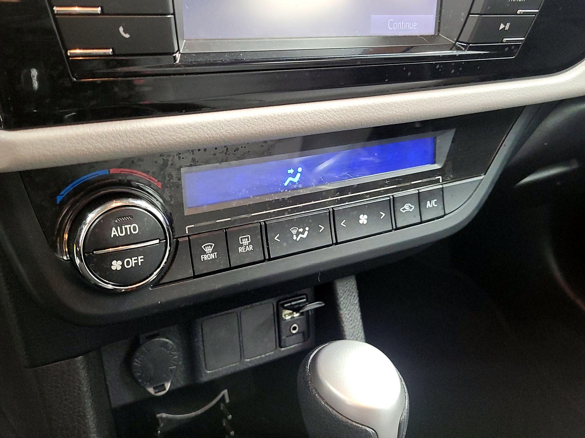 Thumbnail: 2014 Toyota Corolla - 15
