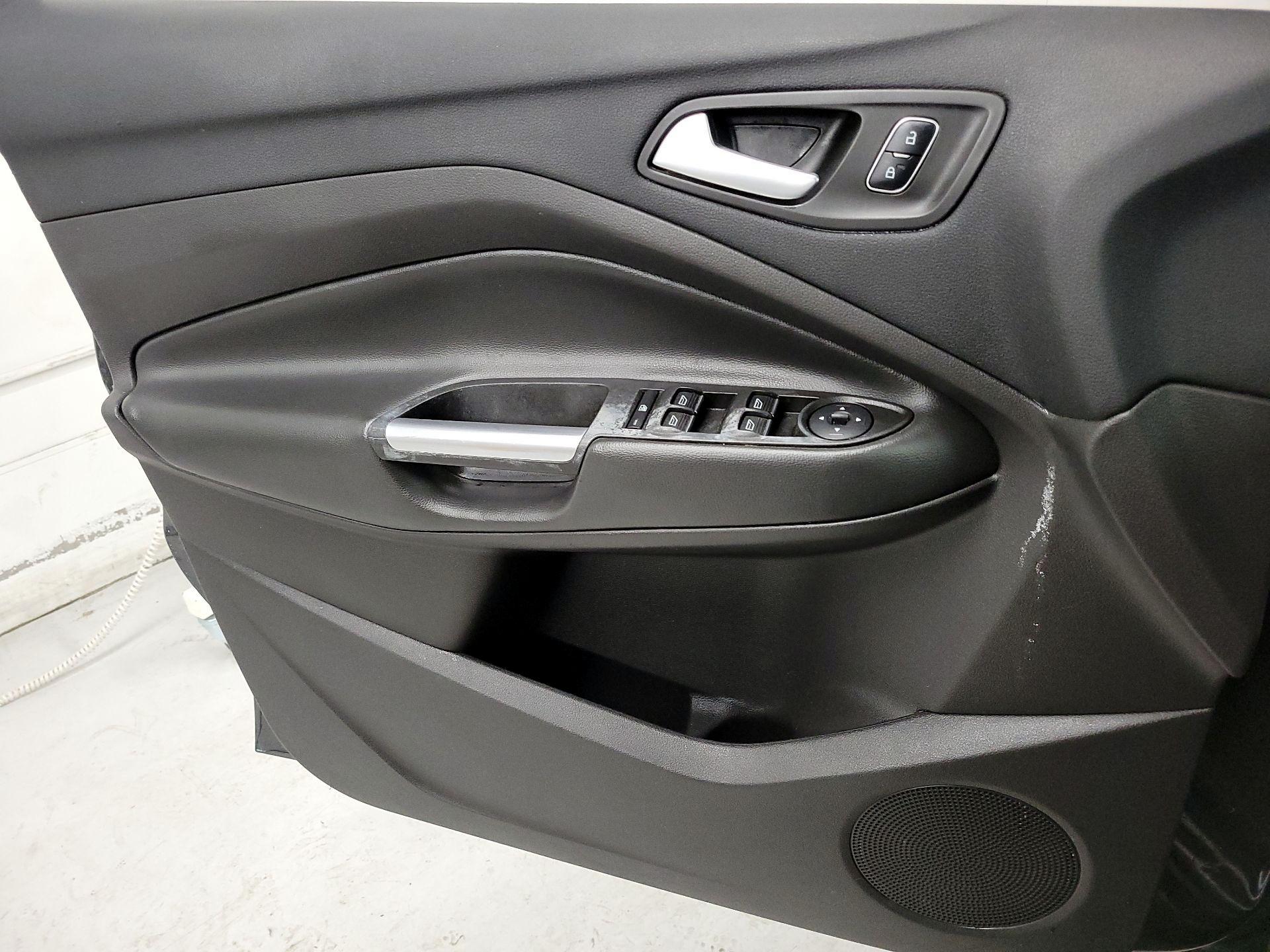 Thumbnail: 2017 Ford C-Max - 12