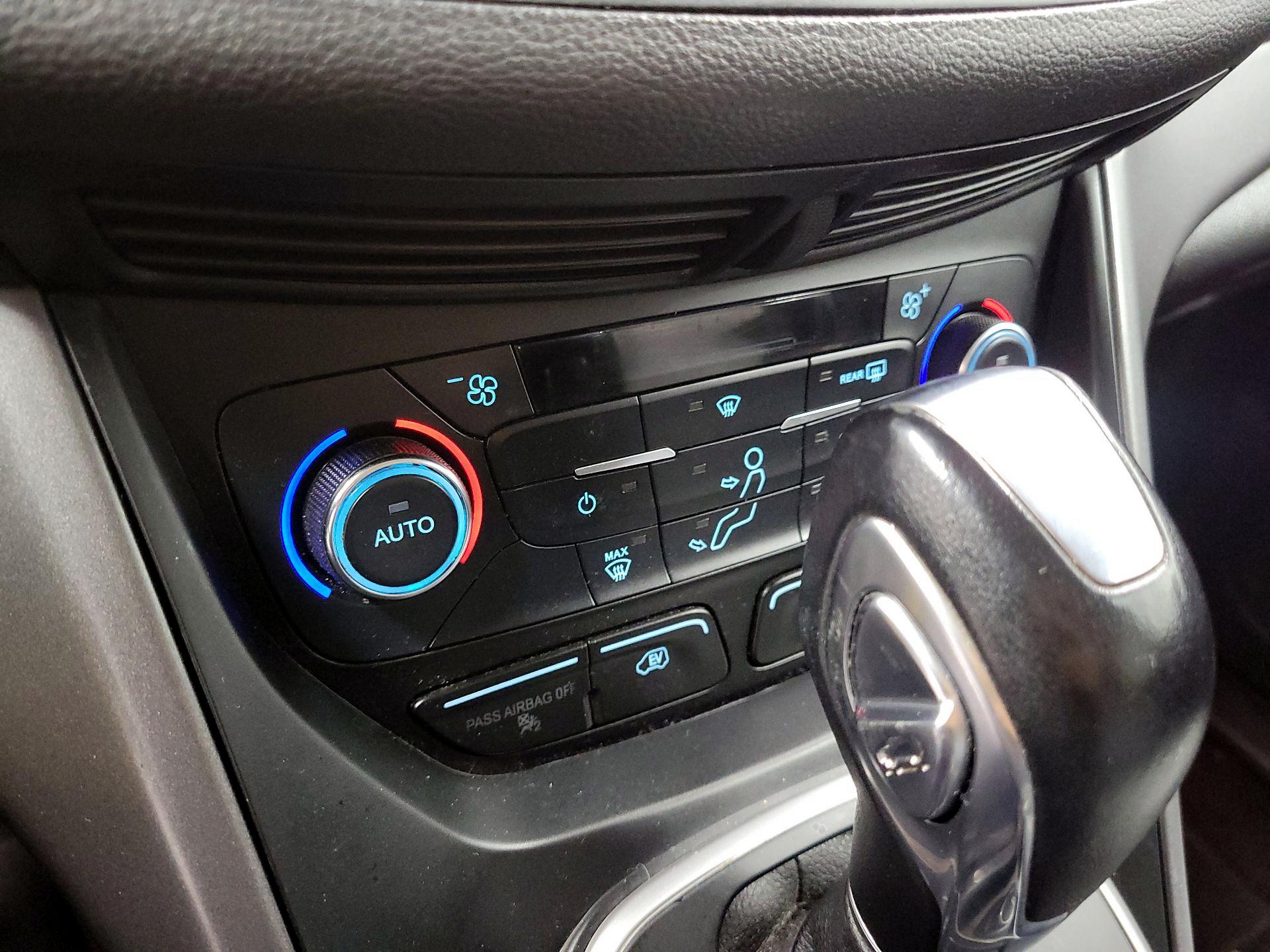 Thumbnail: 2017 Ford C-Max - 15