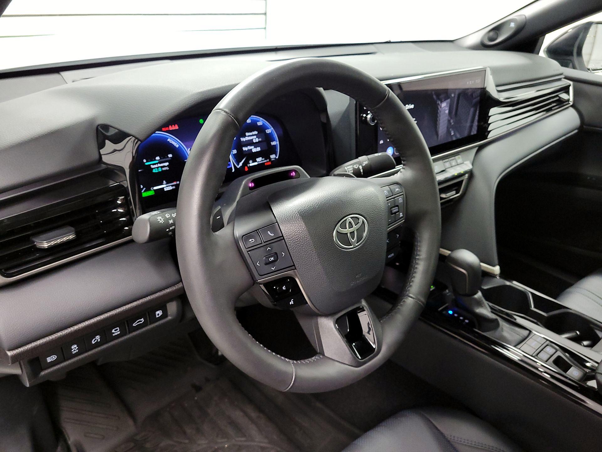 Thumbnail: 2025 Toyota Camry - 9