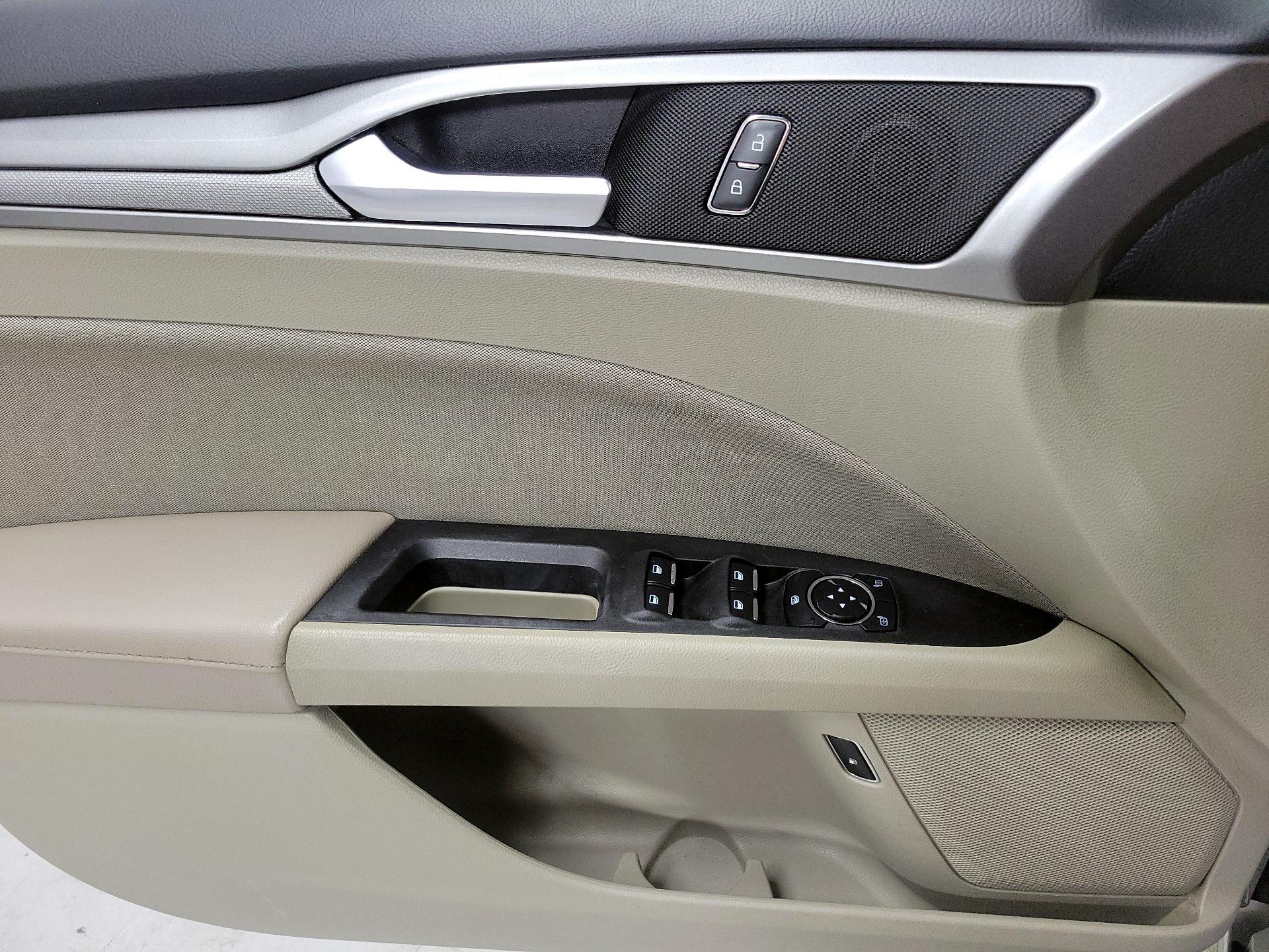Thumbnail: 2019 Ford Fusion - 12