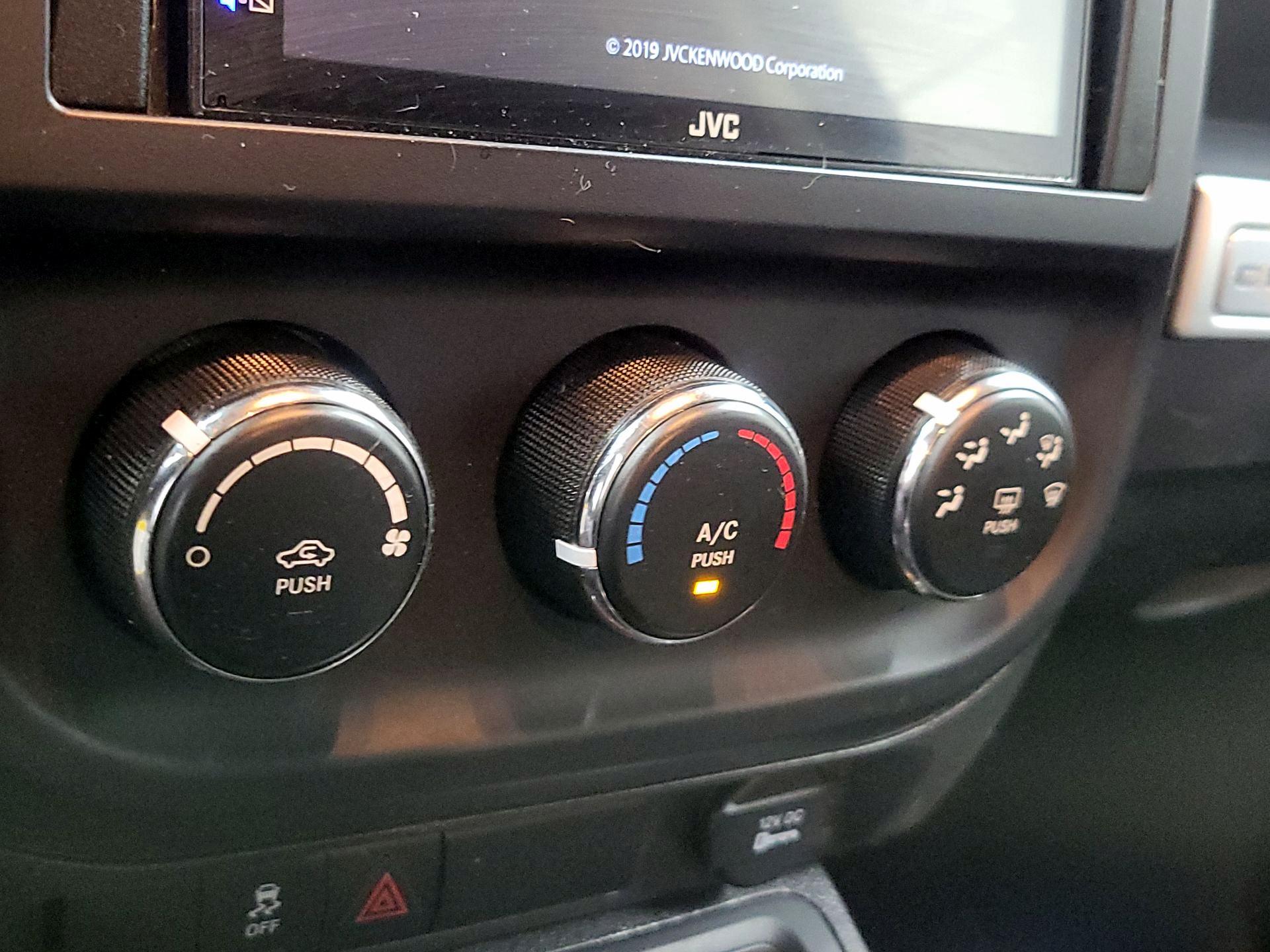 Thumbnail: 2015 Jeep Compass - 14