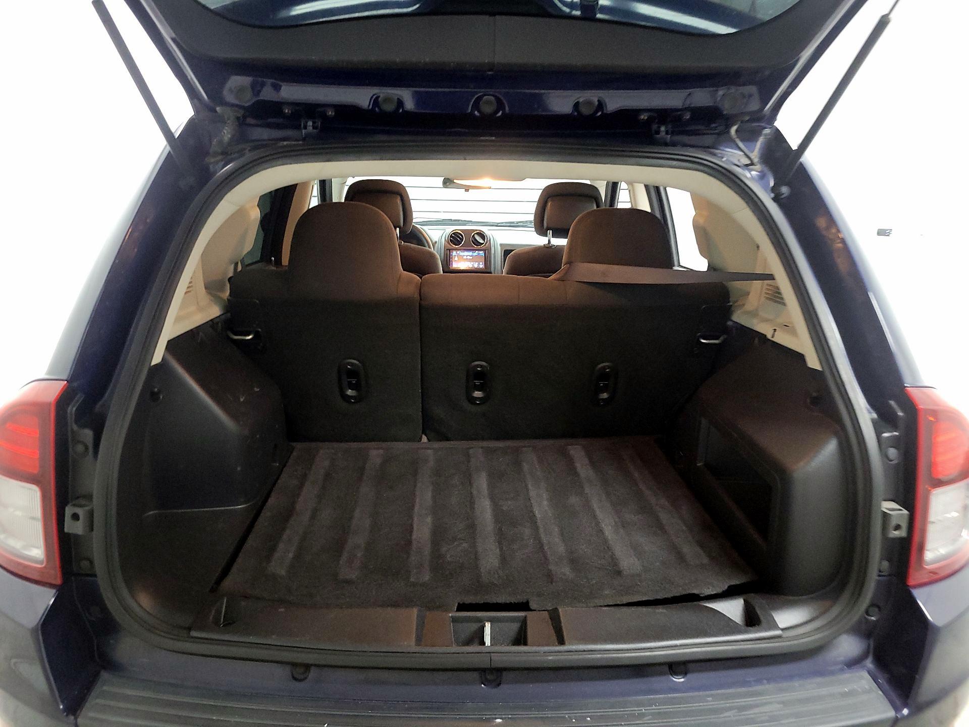 Thumbnail: 2015 Jeep Compass - 17