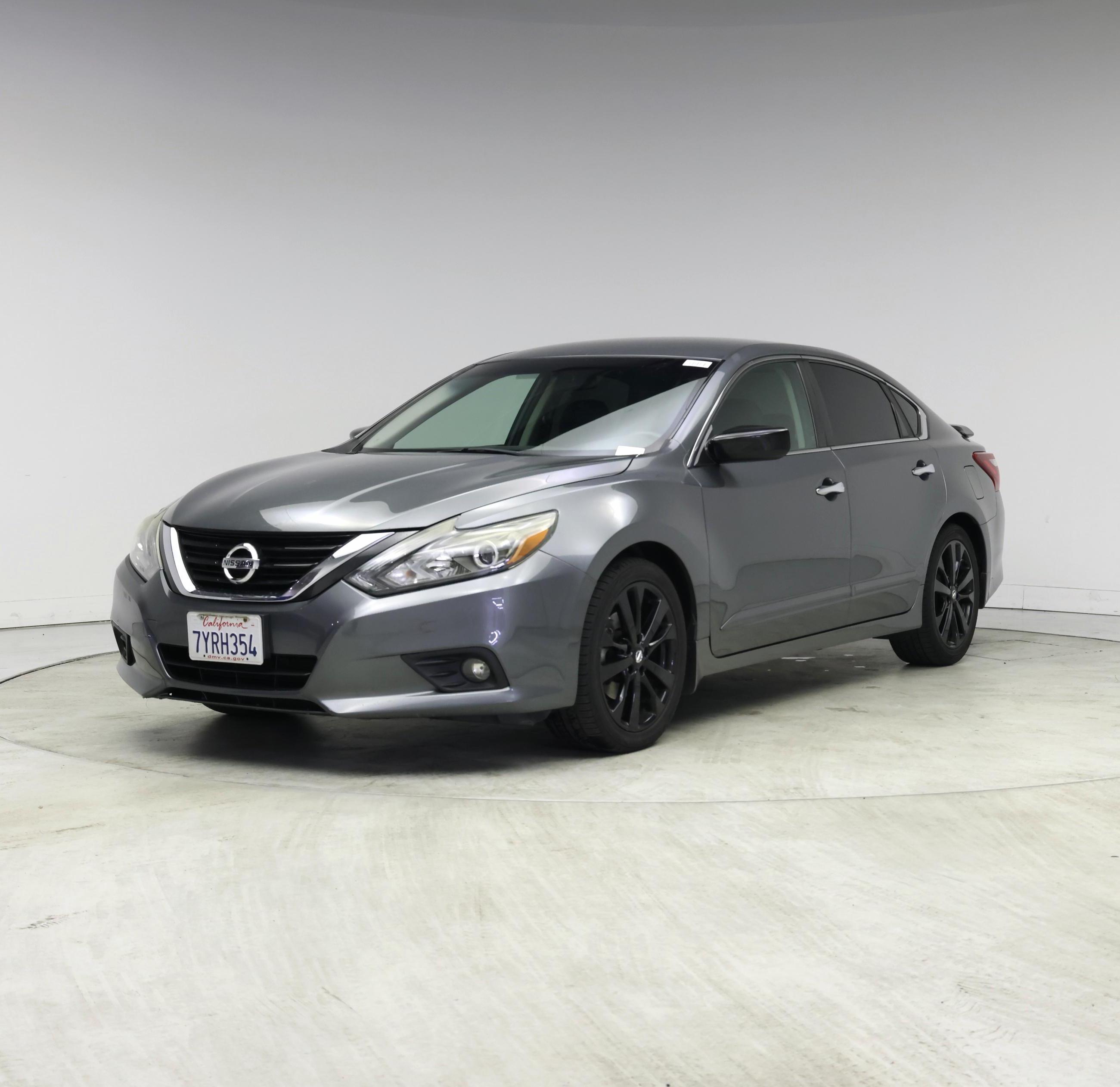 Thumbnail: 2017 Nissan Altima - 4