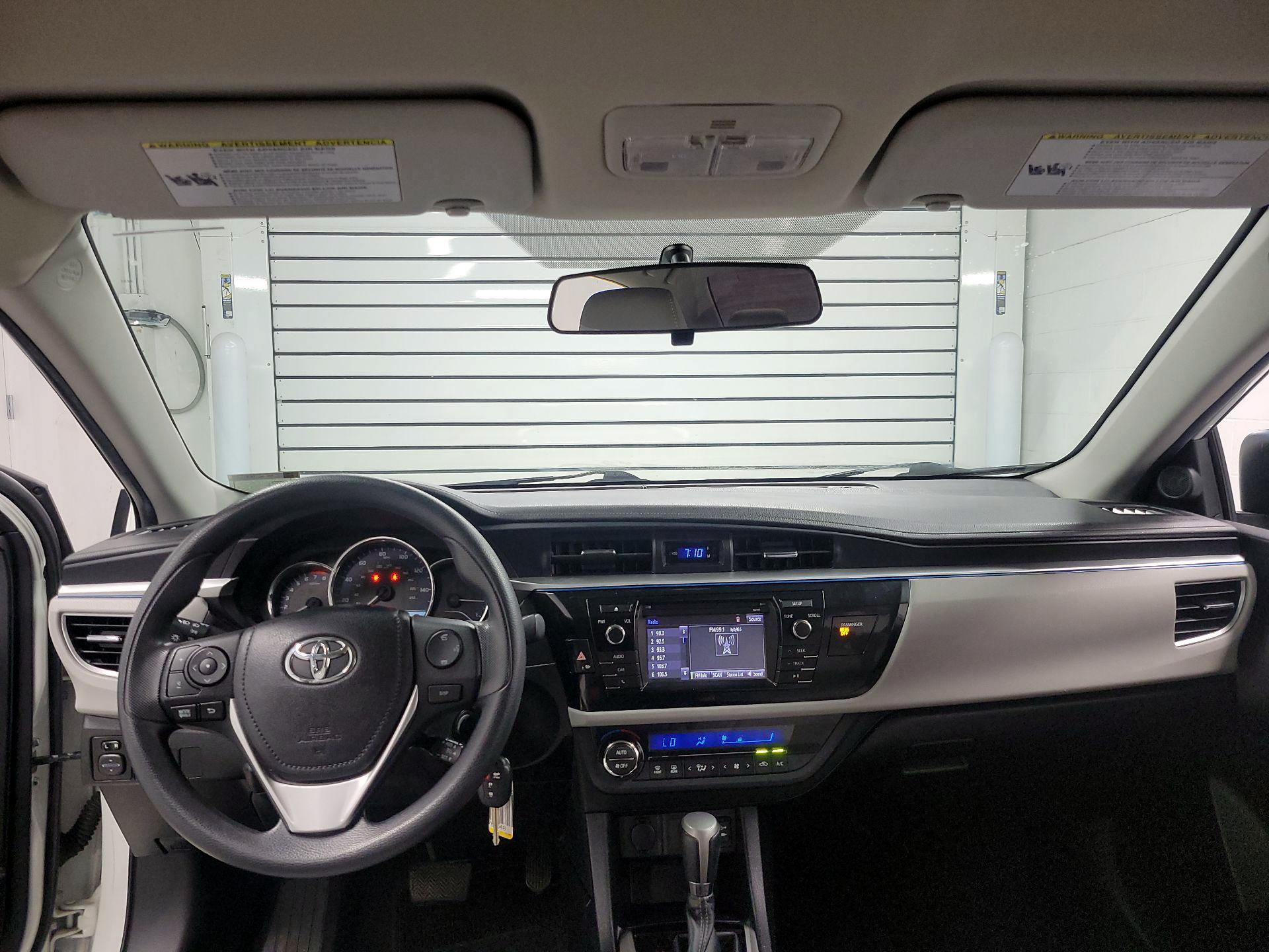 Thumbnail: 2015 Toyota Corolla - 9