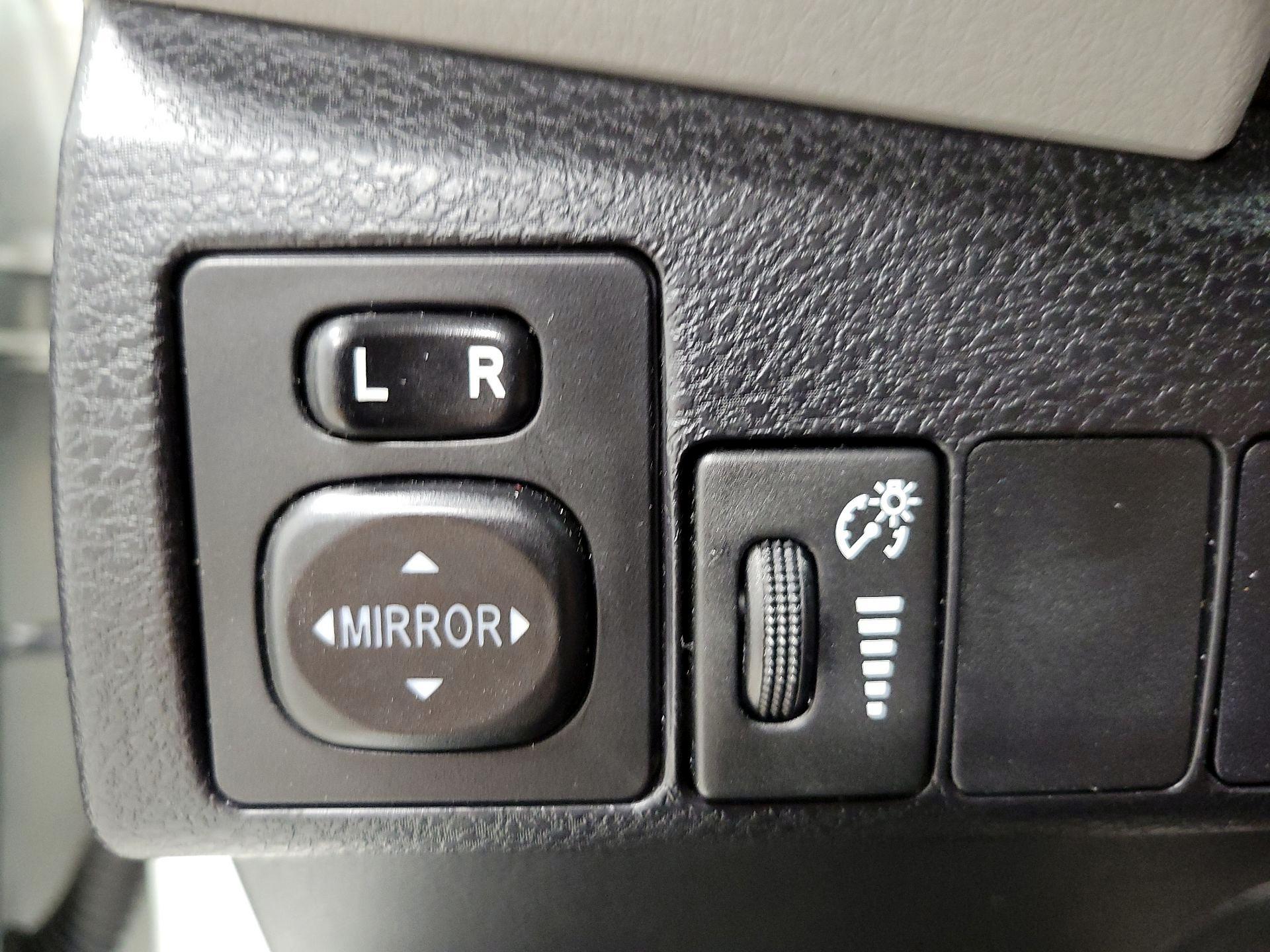 Thumbnail: 2015 Toyota Corolla - 13