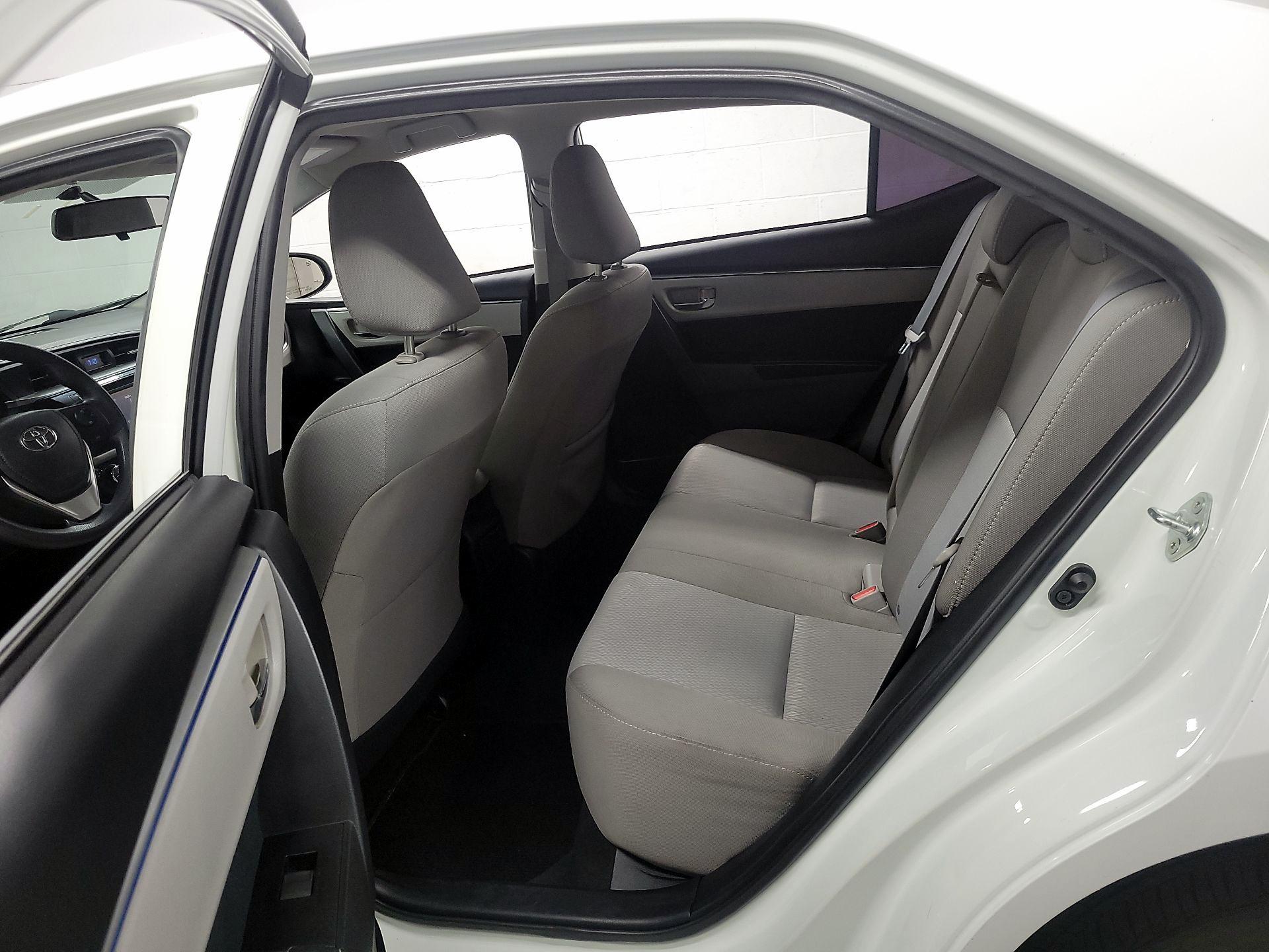 Thumbnail: 2015 Toyota Corolla - 18