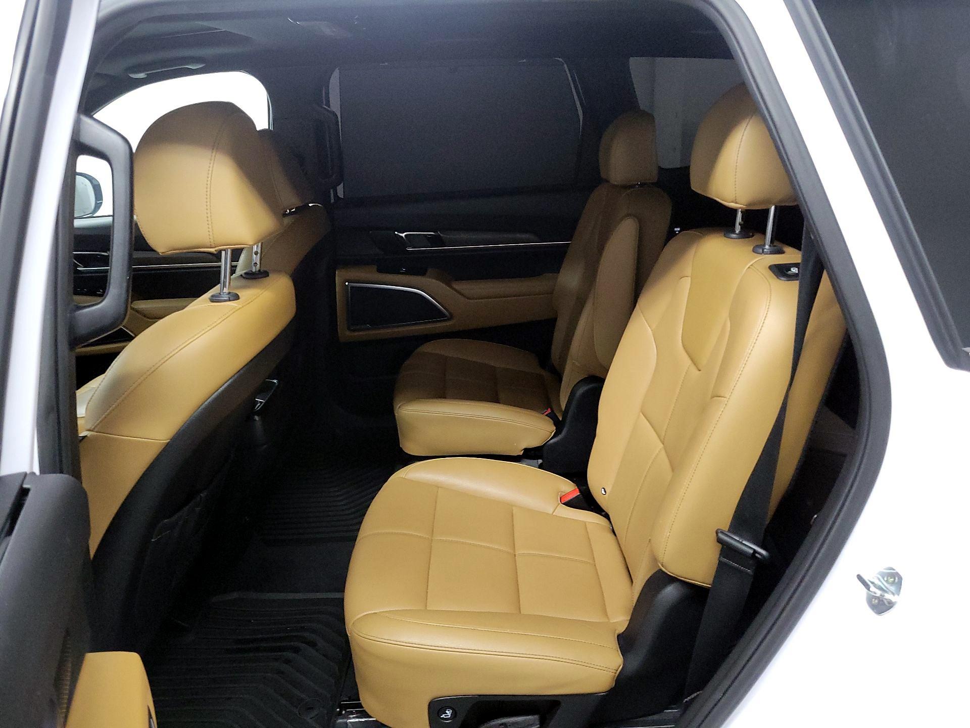 Thumbnail: 2022 Kia Telluride - 18