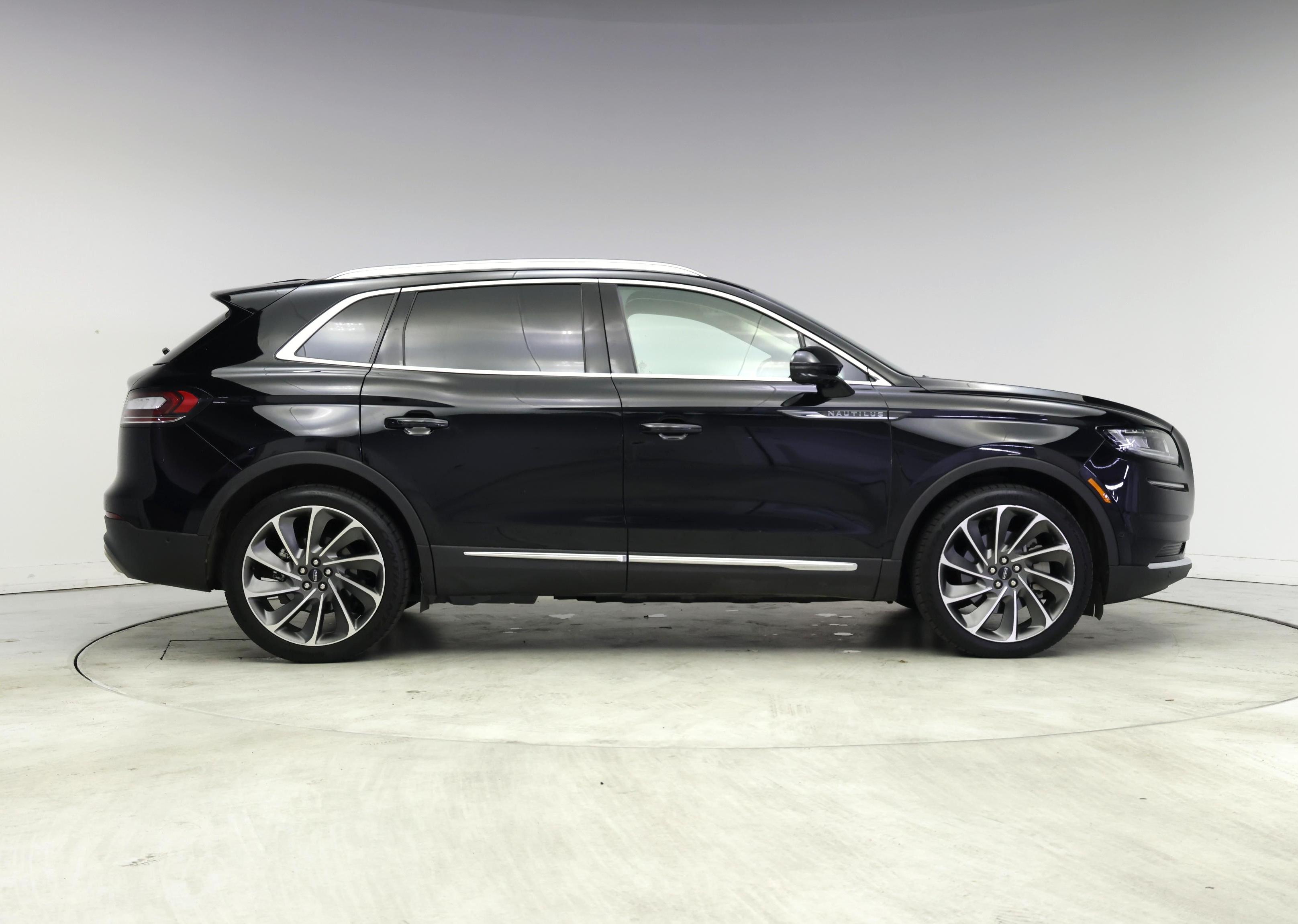 Thumbnail: 2021 Lincoln Nautilus - 7