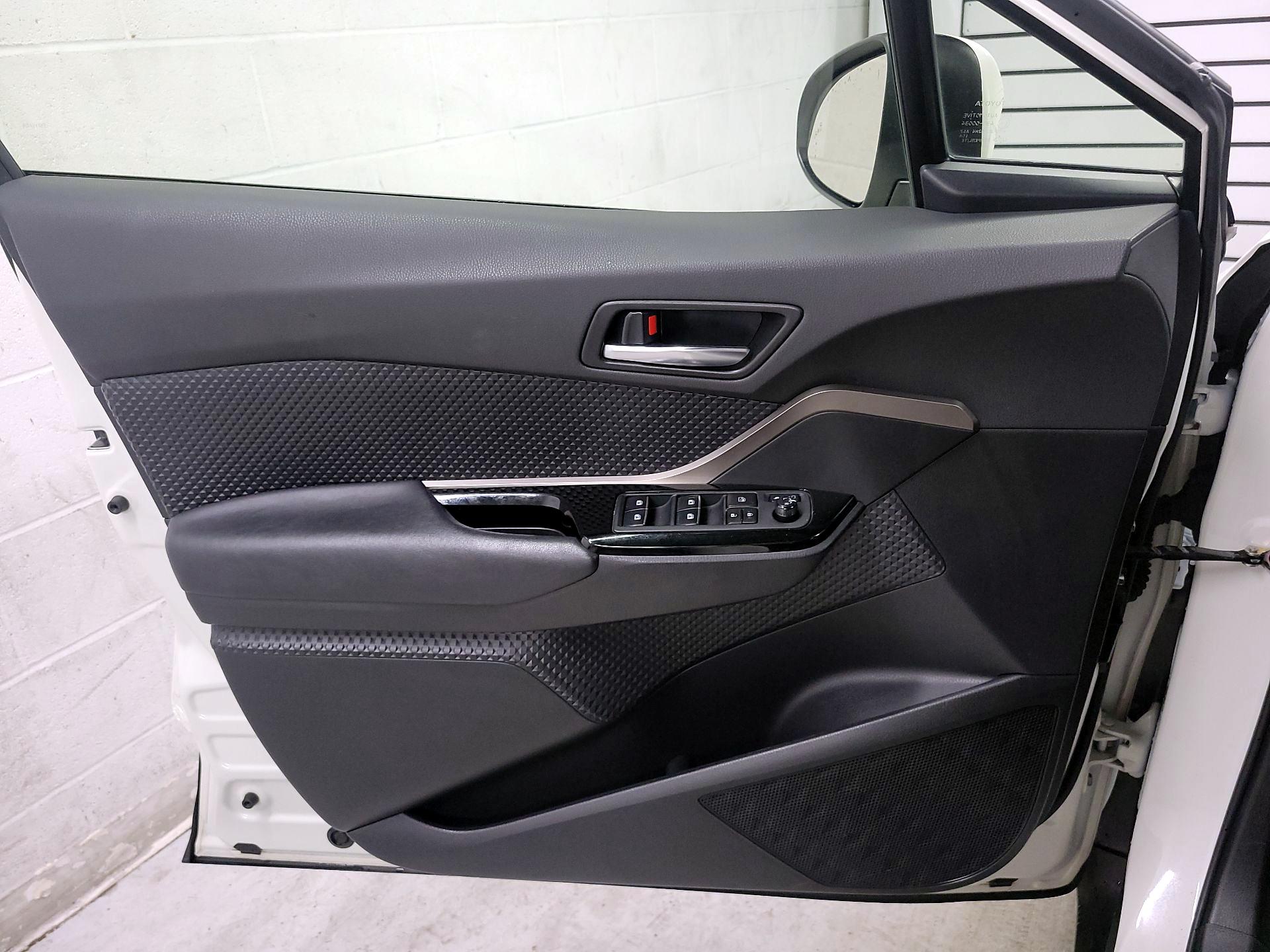 Thumbnail: 2019 Toyota C-HR - 12