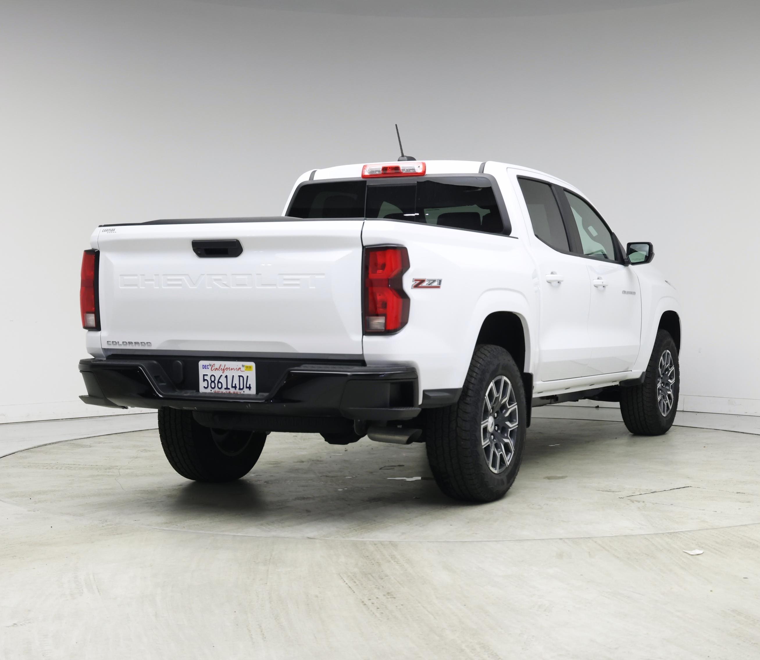 Thumbnail: 2023 Chevrolet Colorado - 8