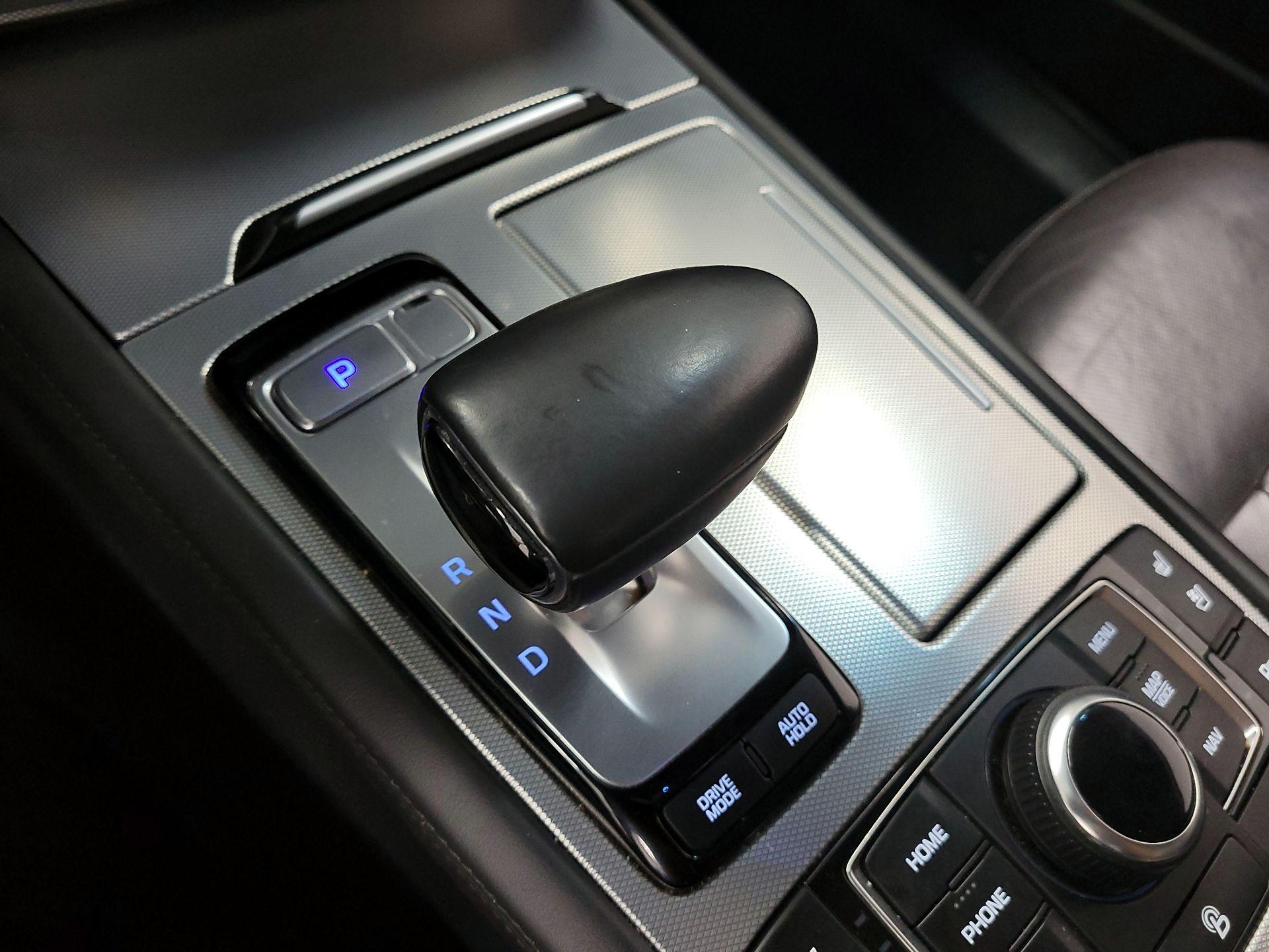 Thumbnail: 2018 Genesis G80 - 17
