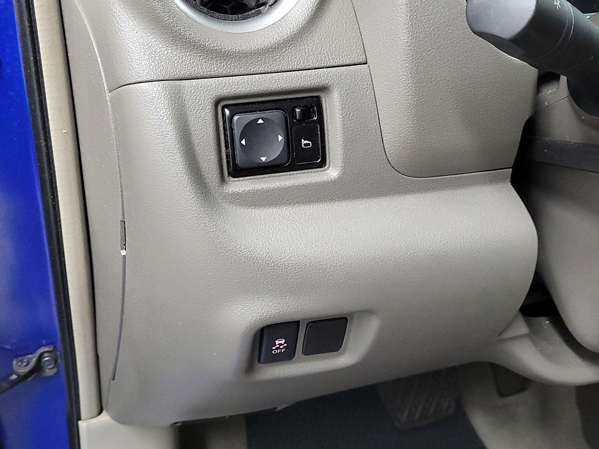 Thumbnail: 2014 Nissan Versa - 13