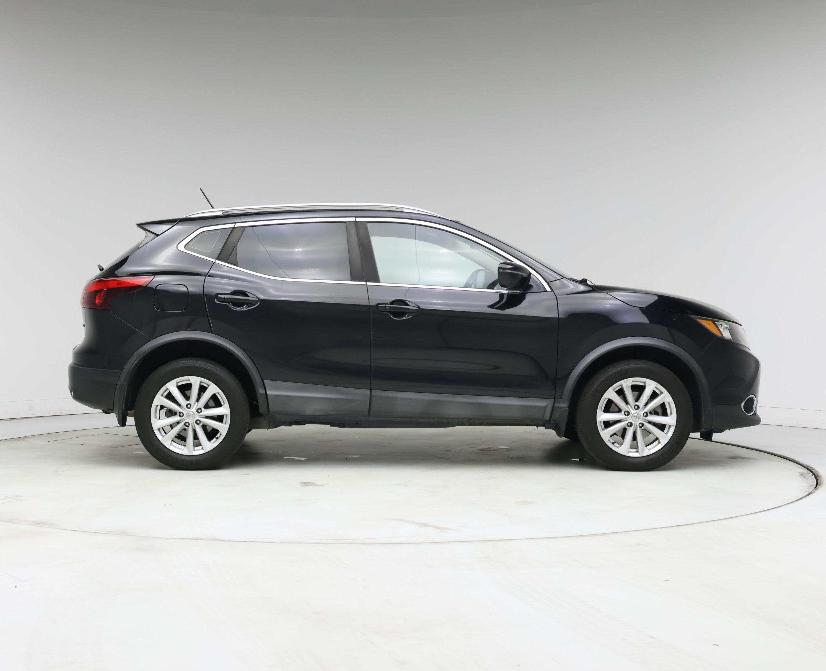 Thumbnail: 2018 Nissan Rogue Sport - 7