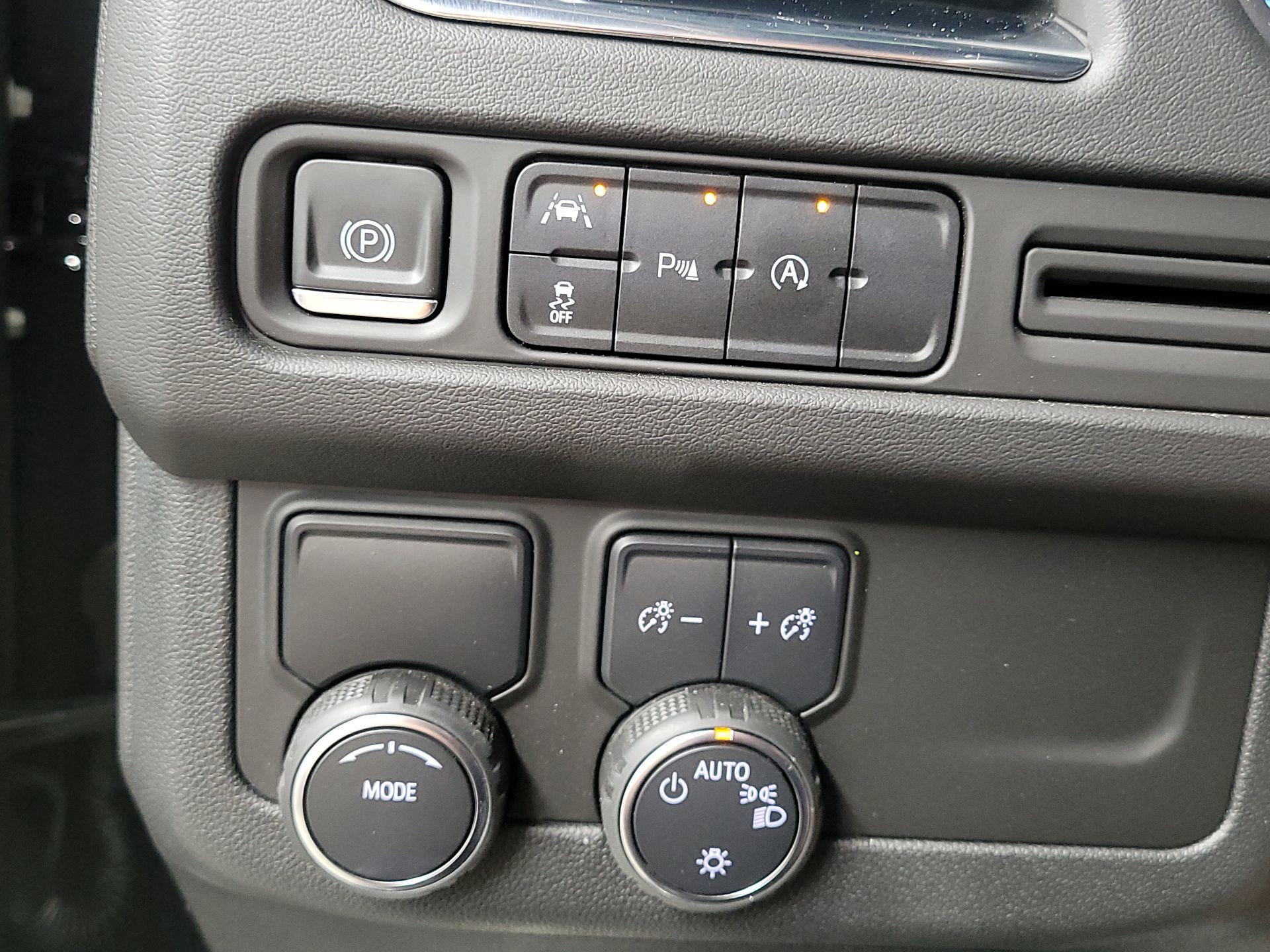 Thumbnail: 2023 Chevrolet Tahoe - 13